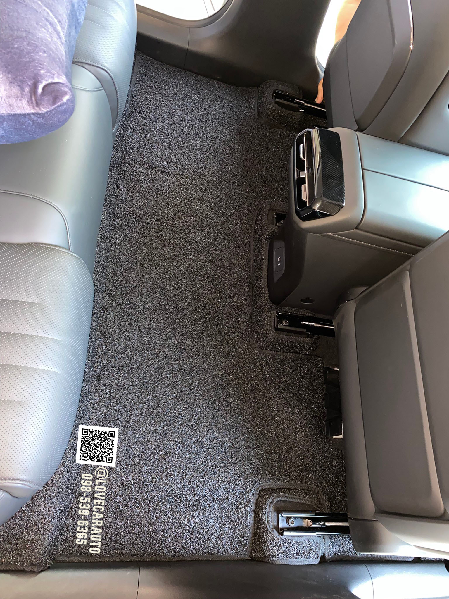 พรมปูพื้นรถยนต์ Aion HT ไวนิลดำ