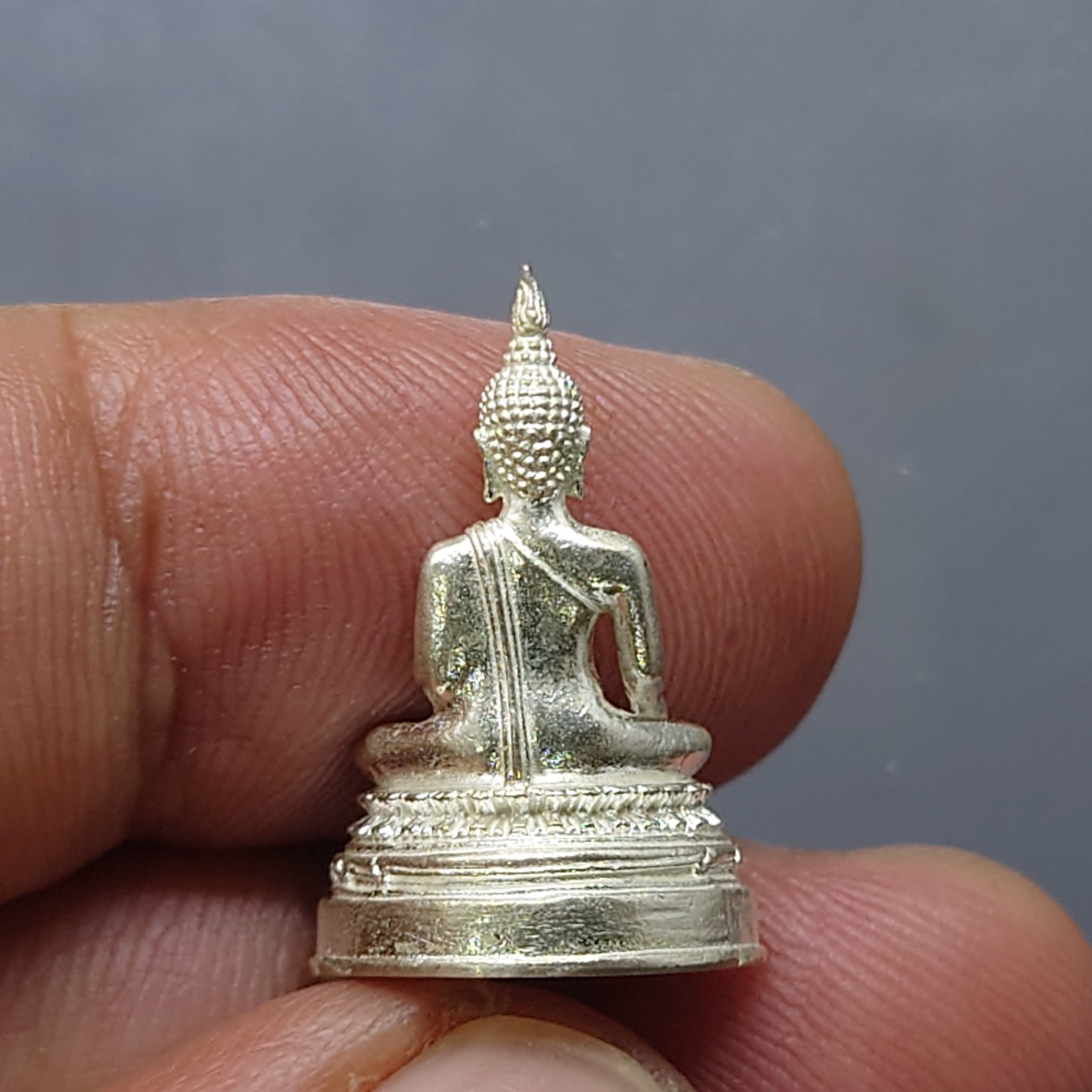 พระพุทธมหาสุวรรณปฏิมากร เนื้อเงิน (หลวงพ่อทองคำ) เจ้าคุณธงชัยฯ วัดไตรมิตรวิทยารามวรวิหาร ปี2551 พร้อมกล่องเดิม
