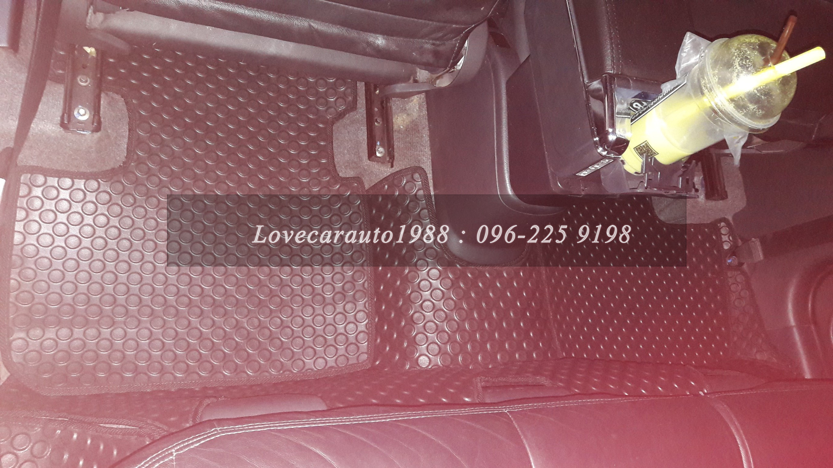 ยางปูพื้นรถยนต์ Suzuki SX4 ลายกระดุมสีดำ