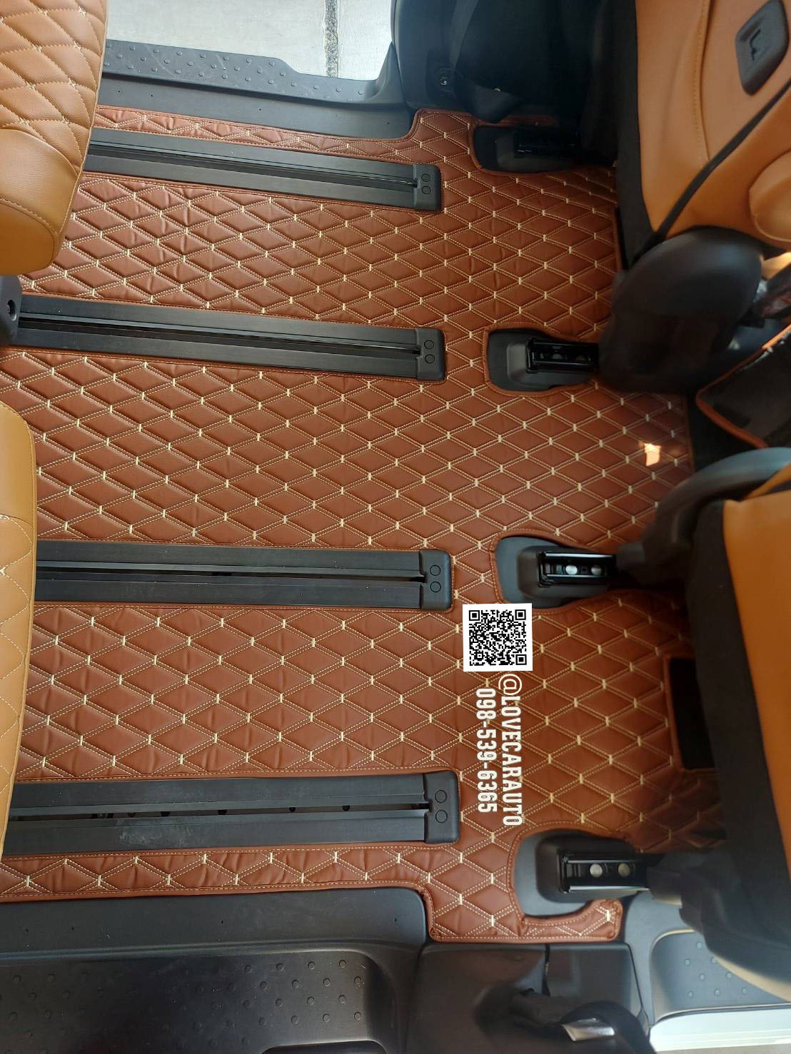 พรมปูพื้นรถยนต์ 6D Nissan Serena สีน้ำตาลเข้ม VVIP