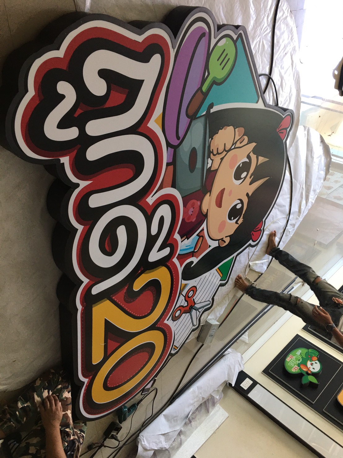 ป้ายโลโก้แอลอีดีไฟออกหน้า งานถูกดี20บาท