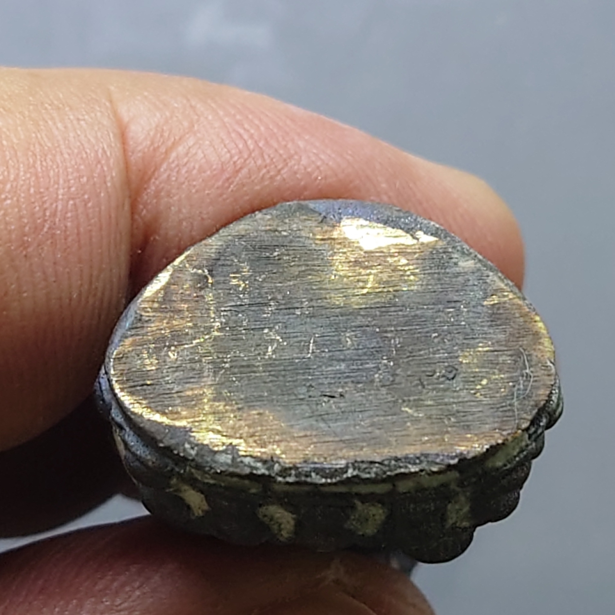 พระกริ่ง มั่ง มี ศรี สุข เนื้อทองชนวน รุ่นบารมี 80 พรรษา สมเด็จพระญาณสังวร วัดบวรนิเวศวิหาร ปี 2536 พร้อมตลับเดิม