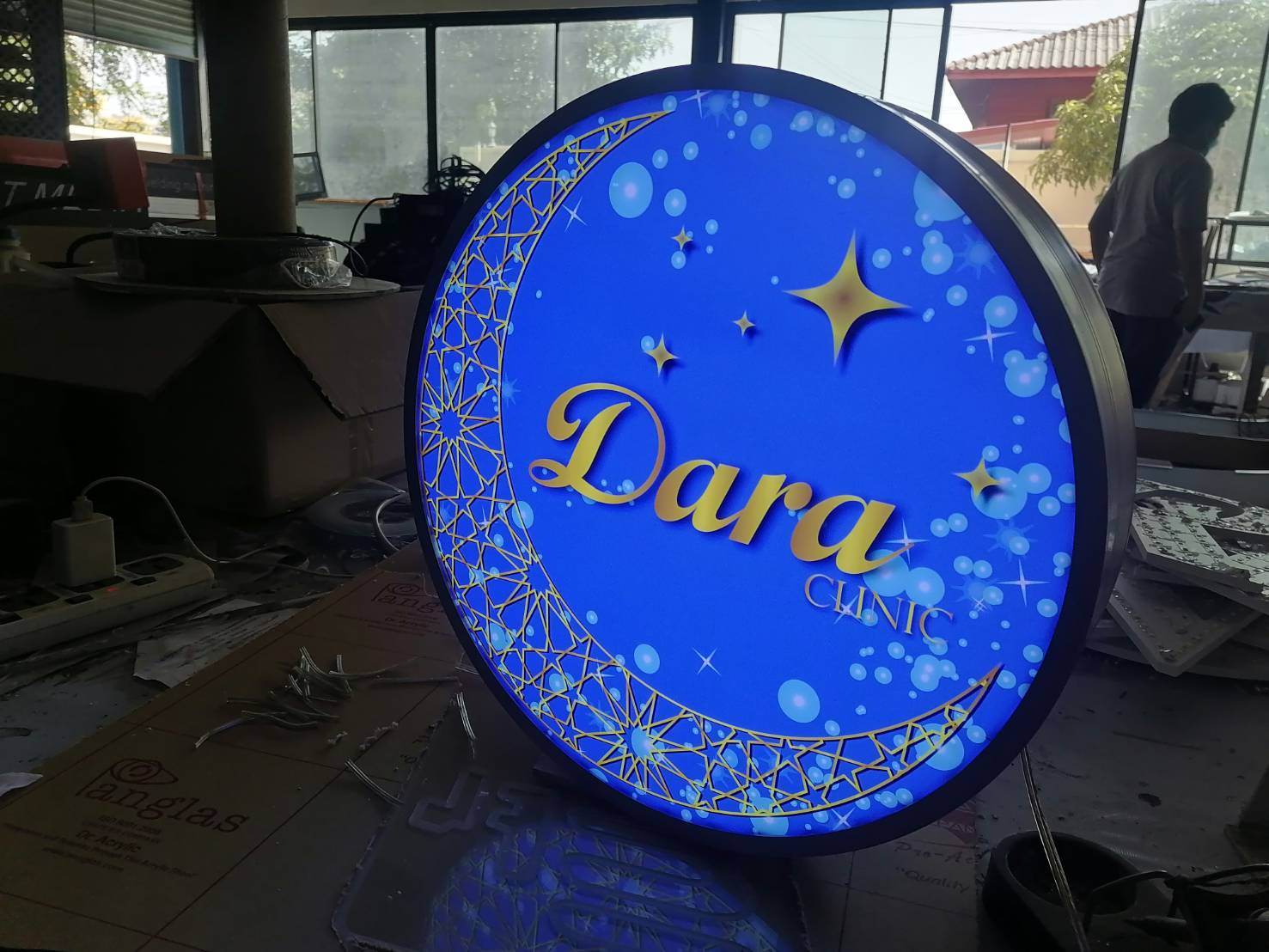 งานป้ายกล่องไฟแอลอีดี งานDARA CLINIC