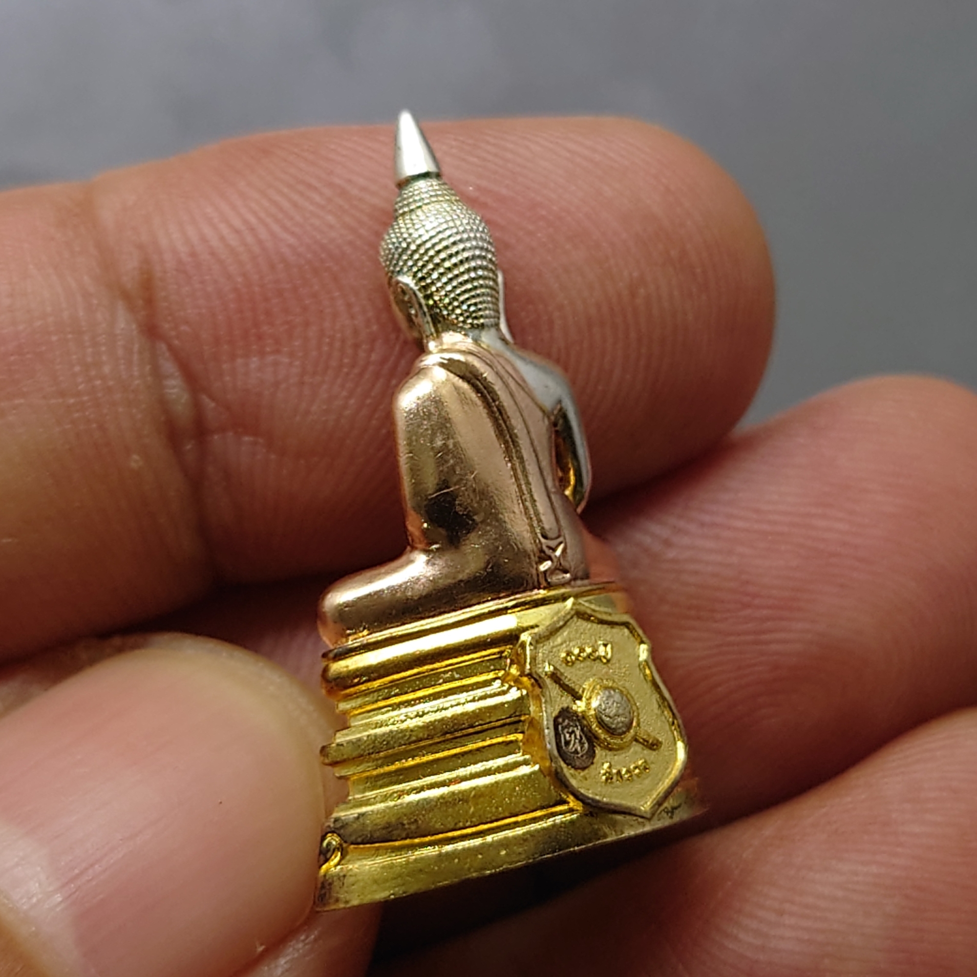 หลวงพ่อโสธร เนื้อเงิน สามกษัตริย์ รุ่น 100 ปี ตำรวจแปดริ้ว พิธีพุทธาภิเษก ณ วัดโสธรวรารามวรวิหาร พ.ศ.2559 โคท 2723 พร้อมกล่องเดิม