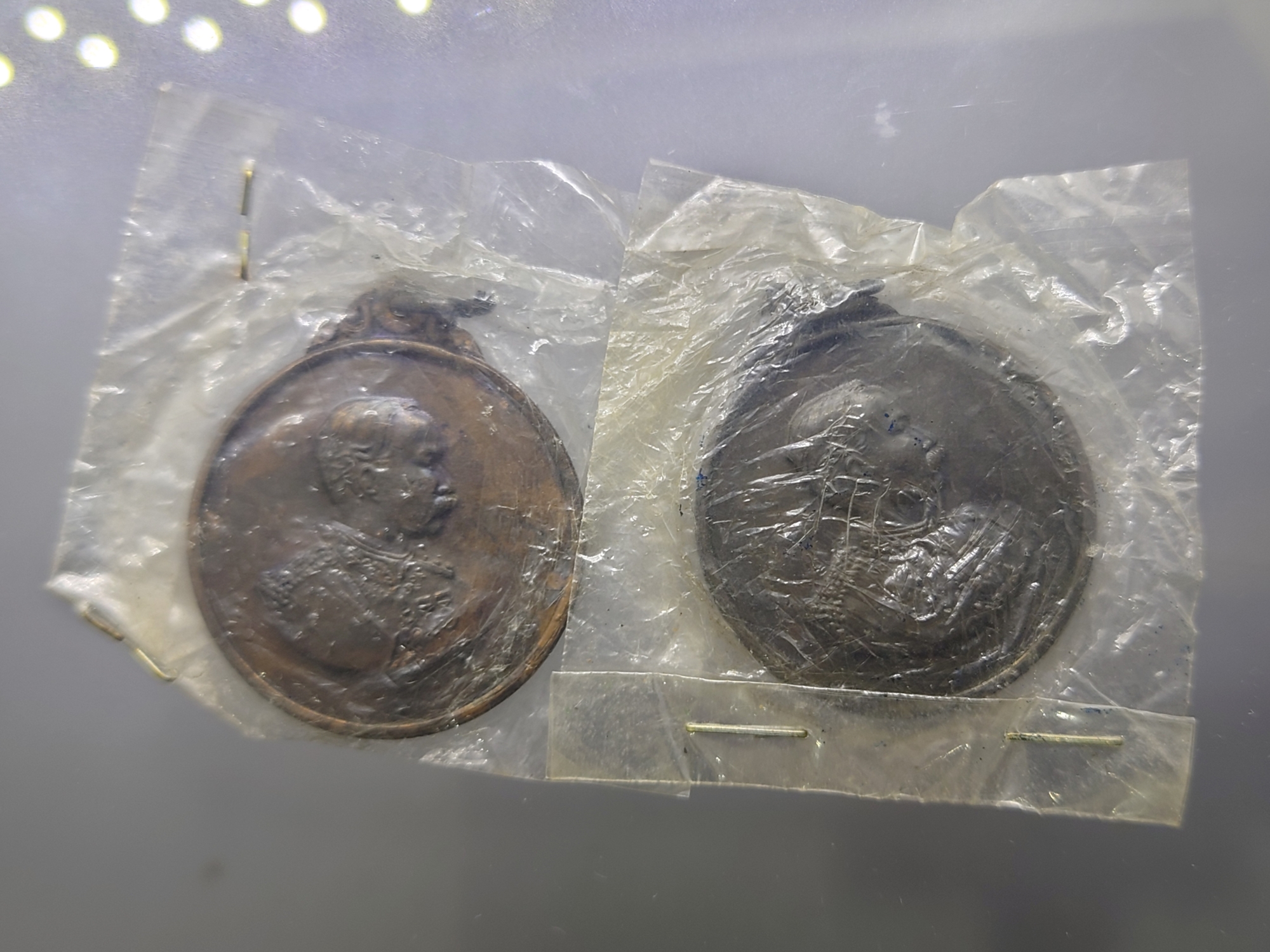 เหรียญทองแดง รัชกาลที่5 ที่ระลึก 90 ปี โรงเรียนนายร้อย จปร (หลวงปู๋โต๊ะ ร่วมปลุกเสก) พ.ศ.2520