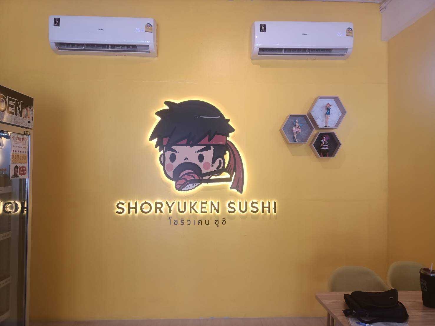 ร้านอาหารญี่ปุ่น ป้ายตัวอักษรซิ้งค์ไฟออกหลัง ข้างหน้าติดสติกเกอร์ งานโชริวเคนซูชิ