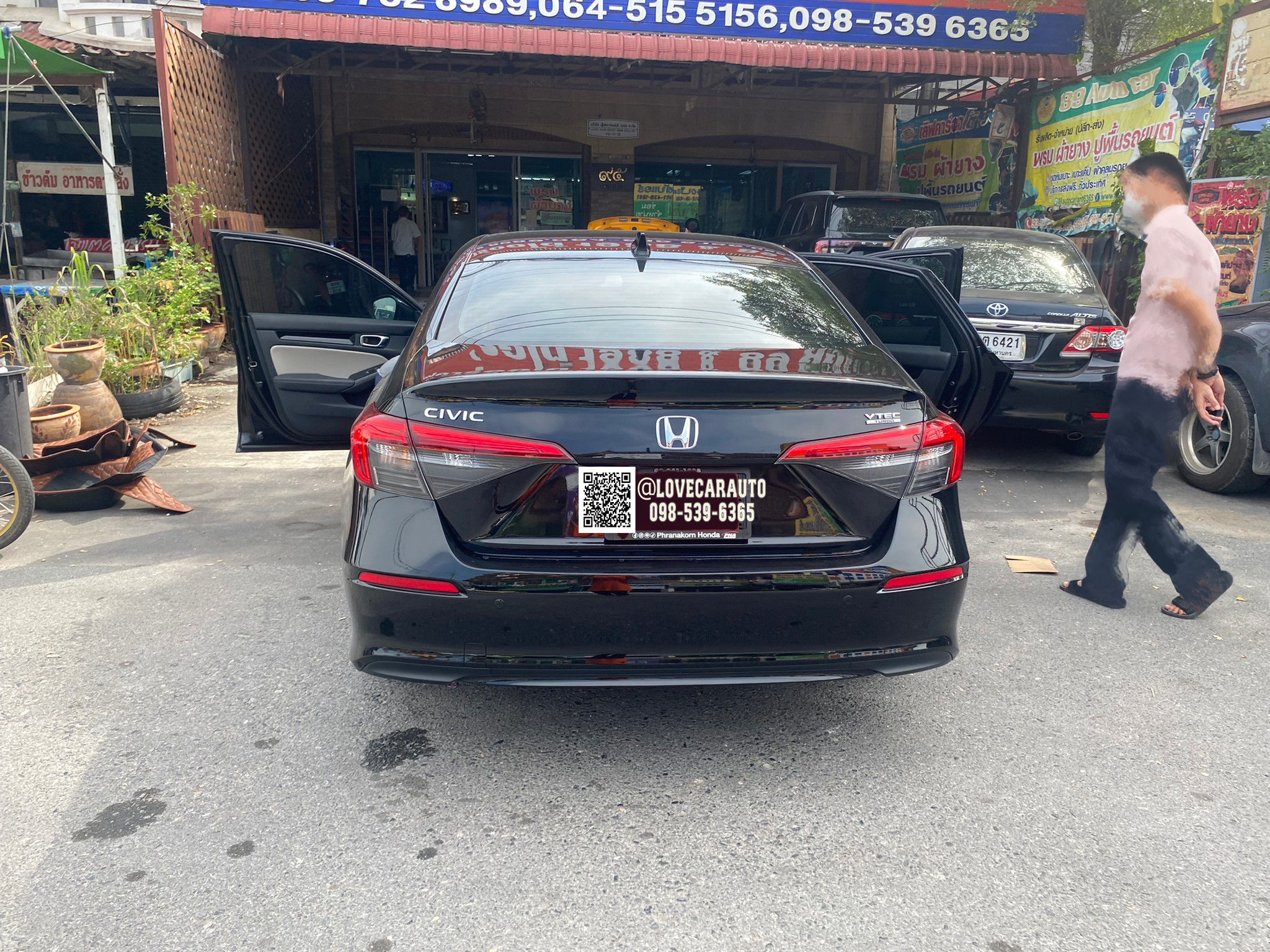 พรมปูพื้นรถยนต์ 6D Honda Civic FE 2022 สีกาแฟ