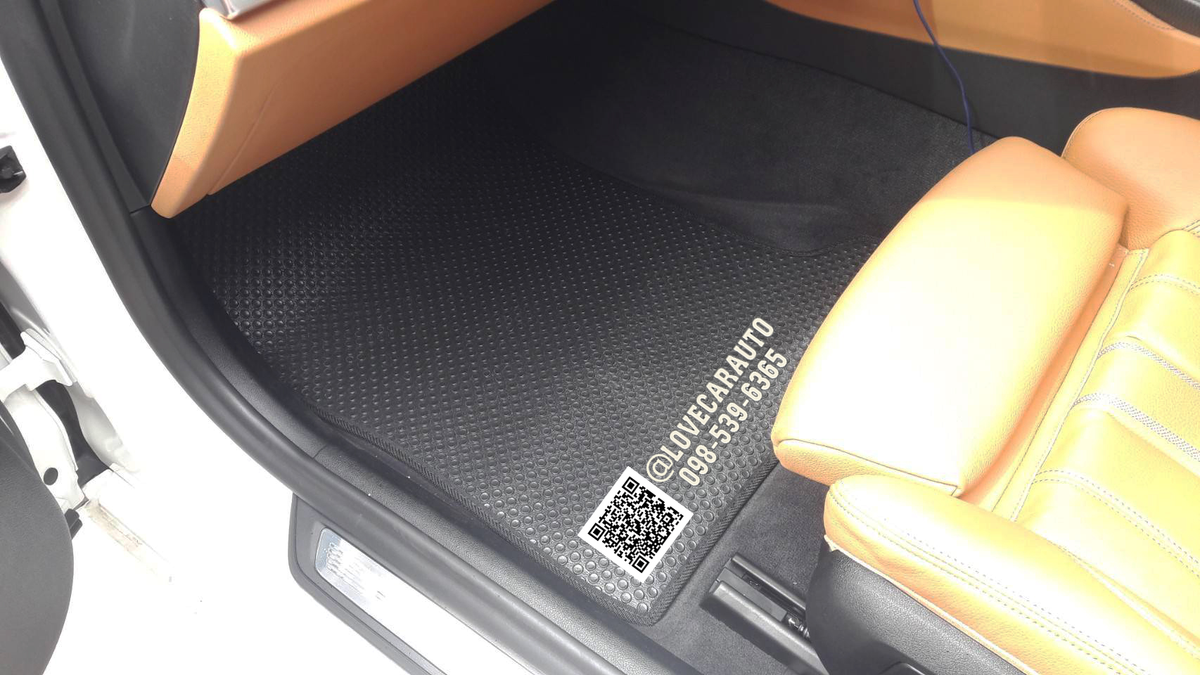 พรมปูพื้นรถยนต์ Bmw G30 กระดุมเล็กดำ