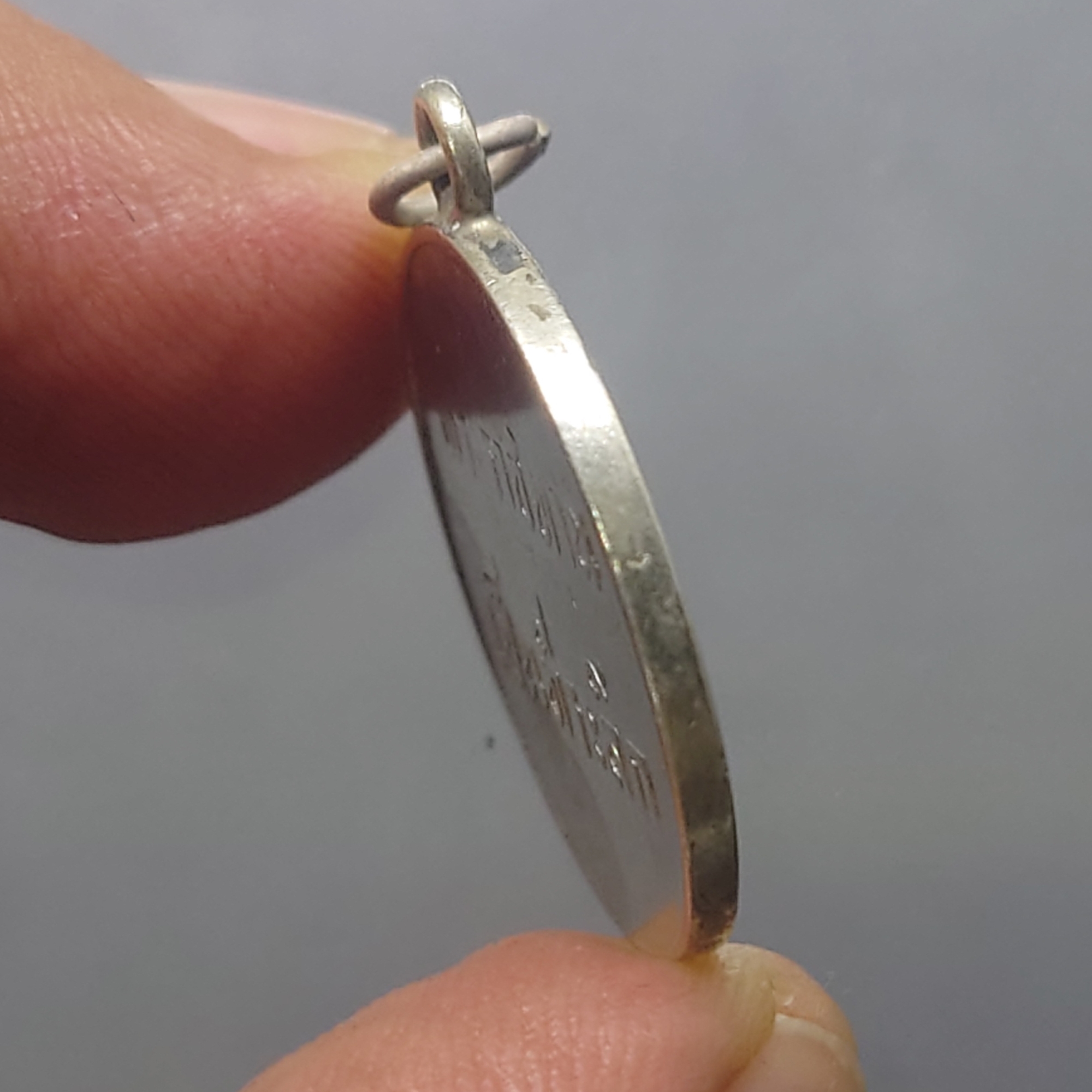 เหรียญพระราชทาน ร.9 พิมพ์ตื้น เนื้อเงิน ปี 2493 เลข ๙ หางสั้น หายาก