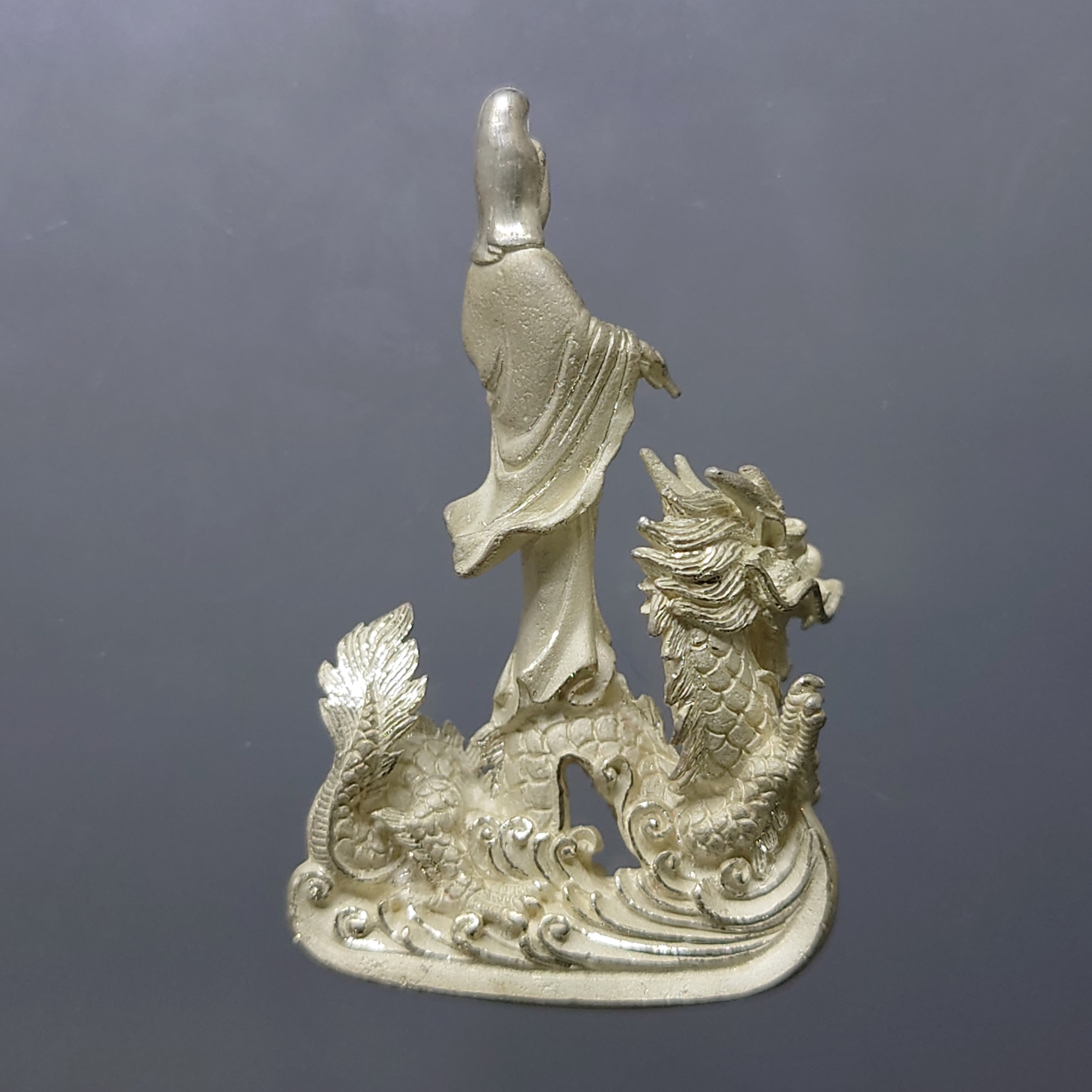 เจ้าแม่กวนอิม รูปหล่อลอยองค์ จ.ระนอง เนื้อเงิน ขนาดสูง 4 เซ็น ปี 2539 นิยม หายาก