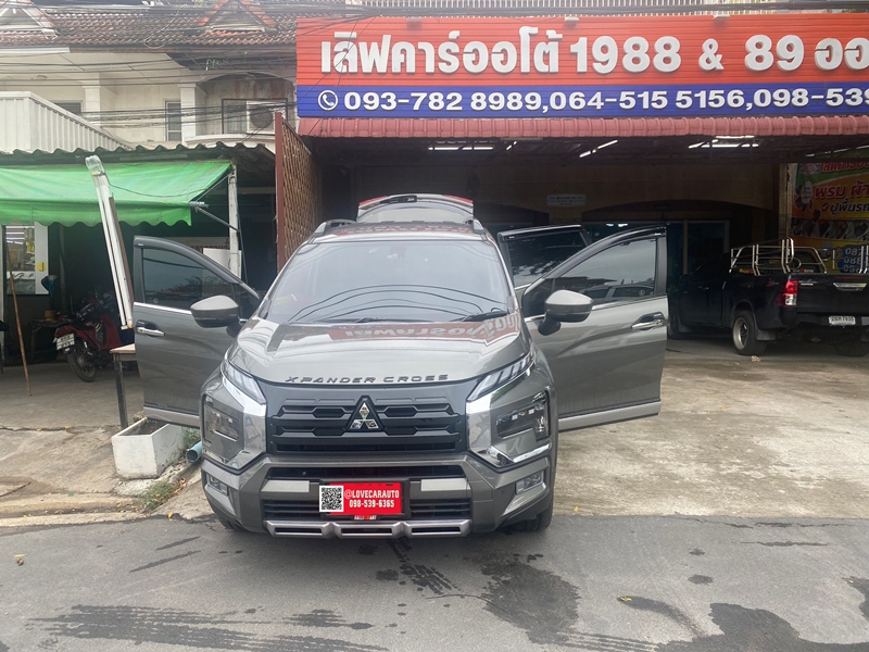 พรมปูพื้นรถยนต์ Mitsubishi Xpander 2023 พรมVVIPด้ายคู่ สีดำด้ายทอง