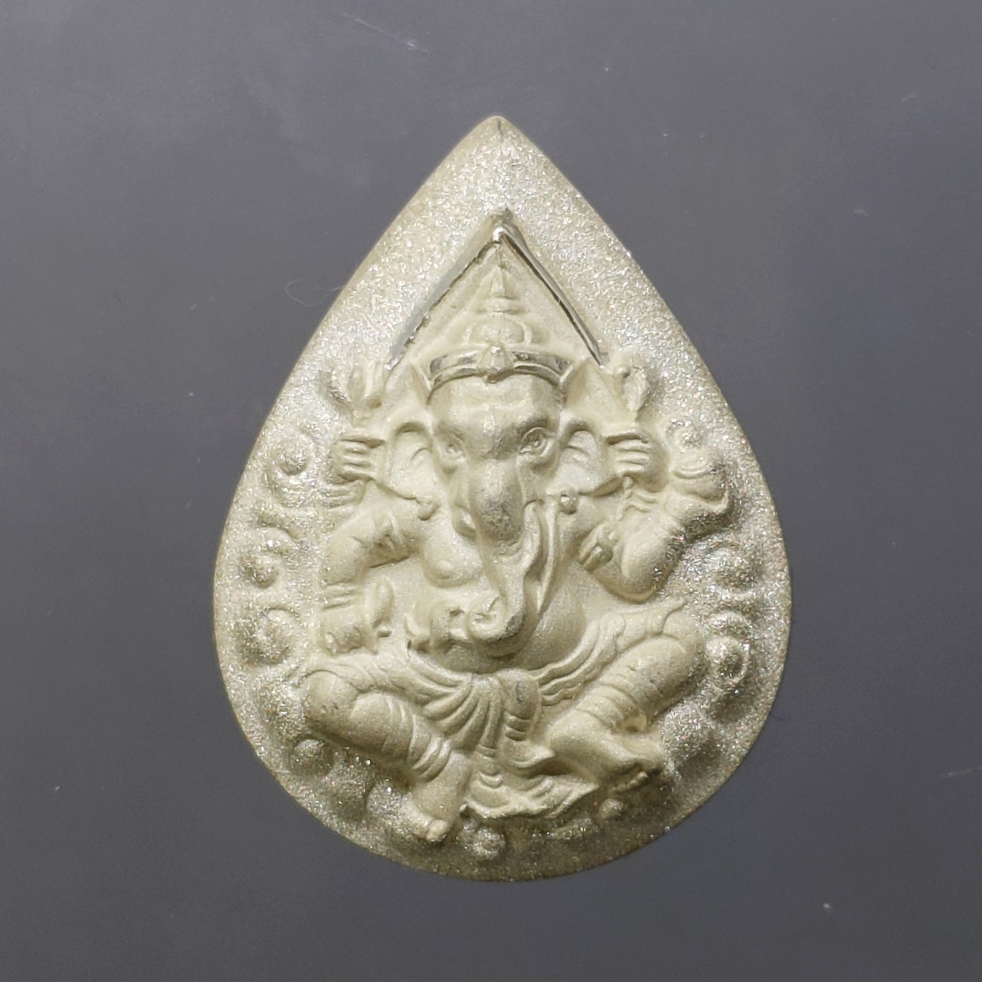 เหรียญพระพิฆเนศวร ญสส รุ่นกาญจนาภิเษก พิมพ์ใหญ่ เนื้อเงินพ่นทรายและขัดเงาบางส่วน วัดบวรนิเวศวิหาร พ.ศ.2538 พร้อมกล่องเดิม