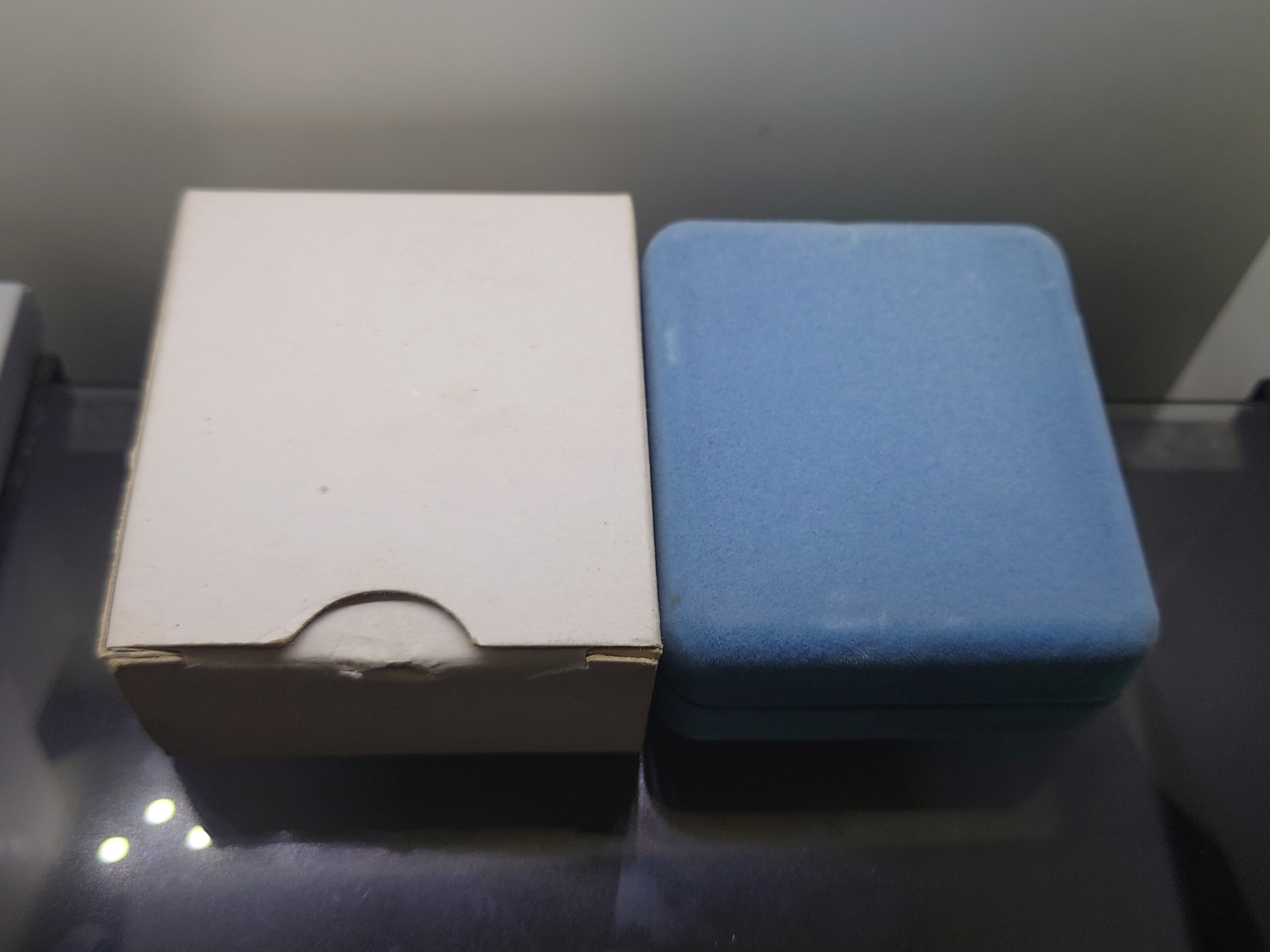 เหรียญหลวงปู่คร่ำ วัดวังหว้า เนื้อทองแดงขัดเงา รุ่นเทิดพระบารมี ปี2537 พร้อมกล่องเดิม