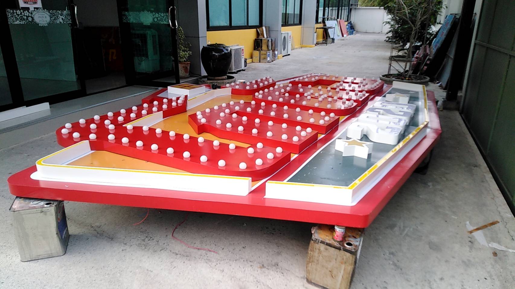 ป้ายไฟแอลอีดีวินเทจหัวกระสุน งานโกดัง2020