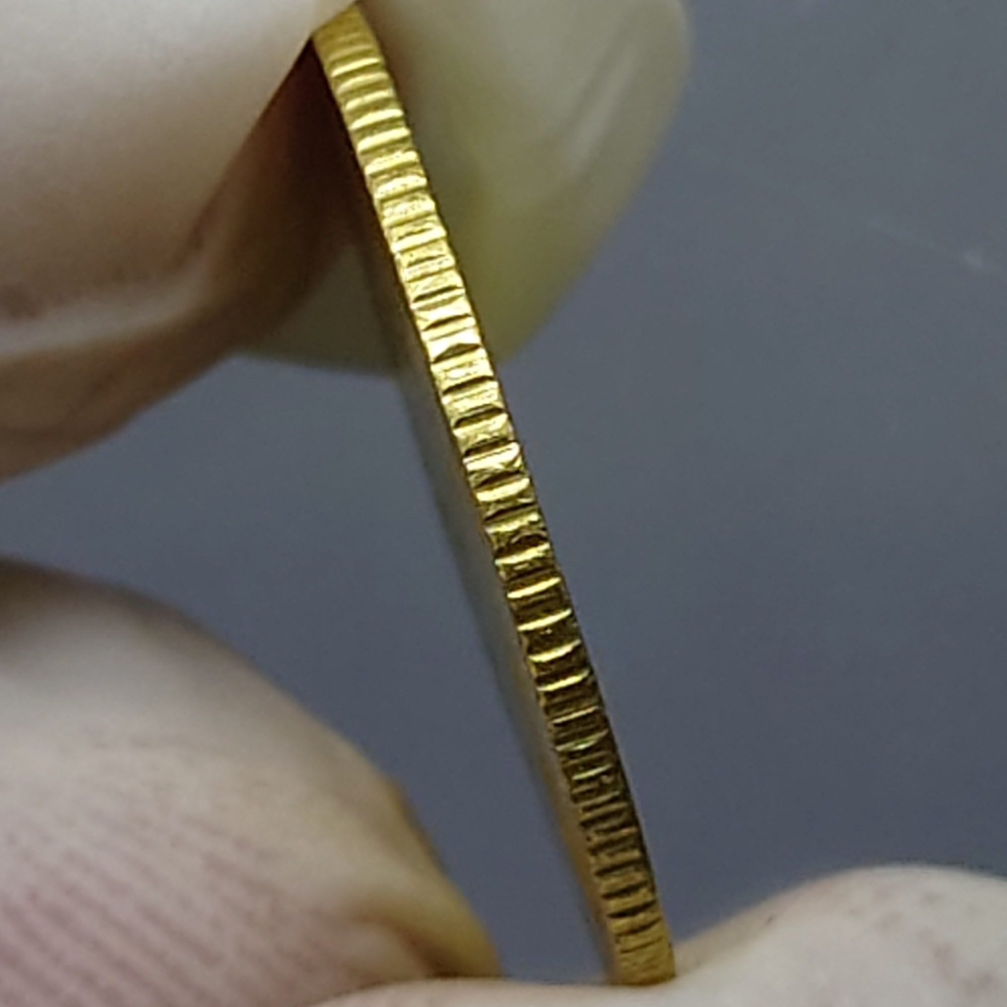 เหรียญ 25 สตางค์ สีทองเหลือง ปี 2493 ไม่ผ่านใช้