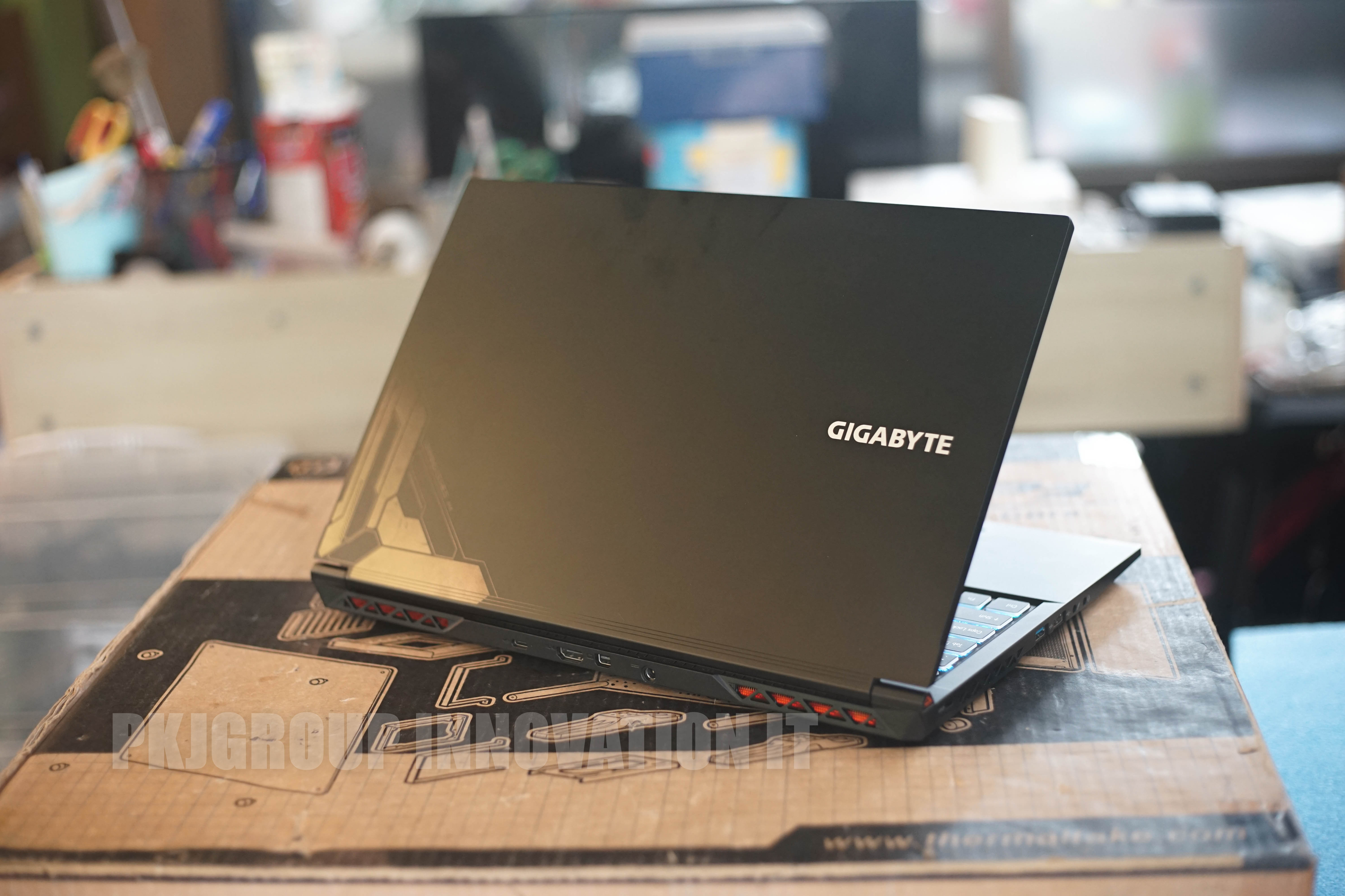 โน๊ตบุ๊คเล่นเกมมือสอง Gigabyte G5 KF5-H3TH393KH i7-13620H RAM 16 GB M.2 512 GB RTX4060