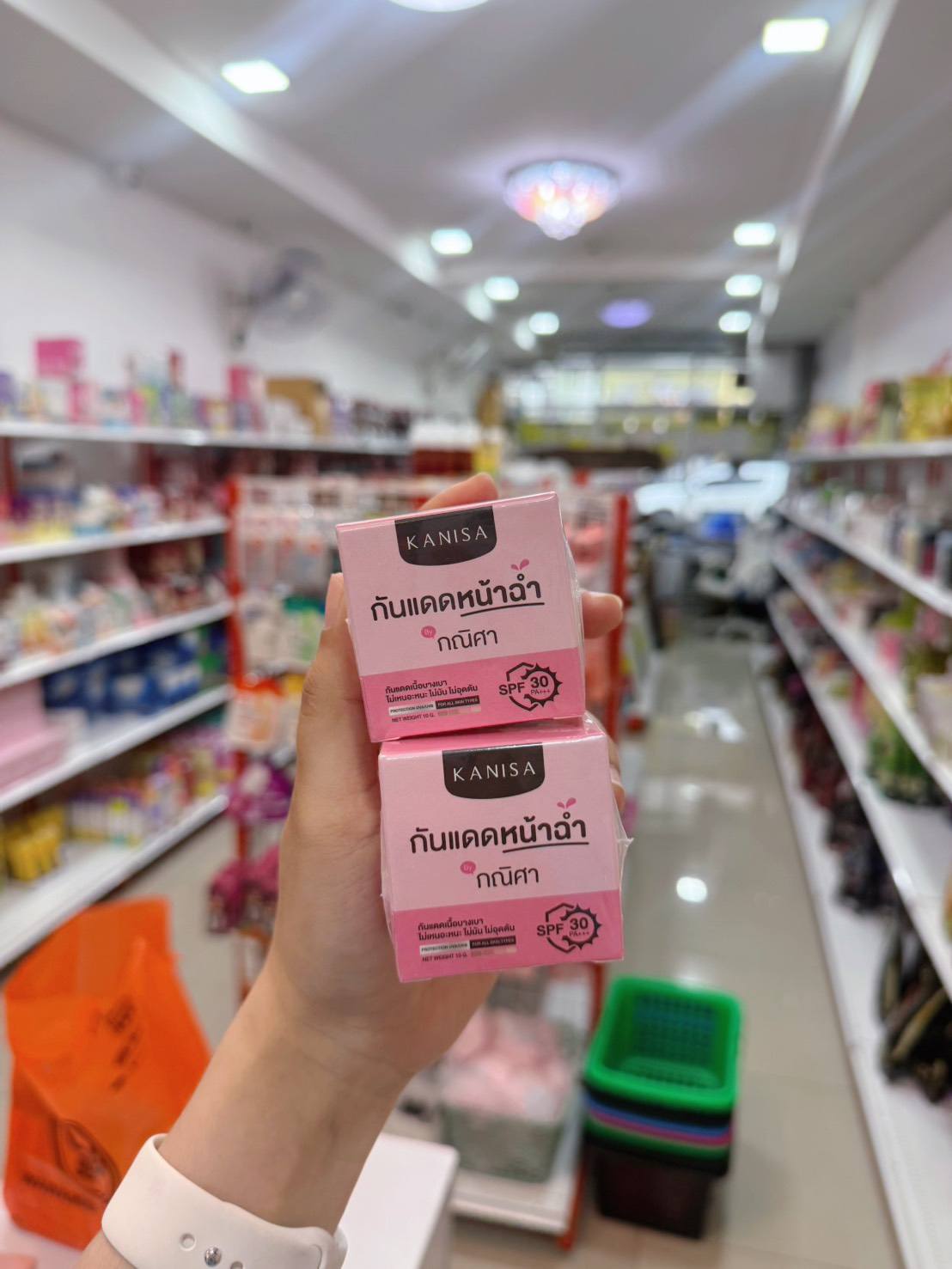 กณิศา (5กรัม/10กรัม) กันแดดหน้าฉ่ำ Kanisa Nah Cham Cc Sunscreen SPF30 PA+++