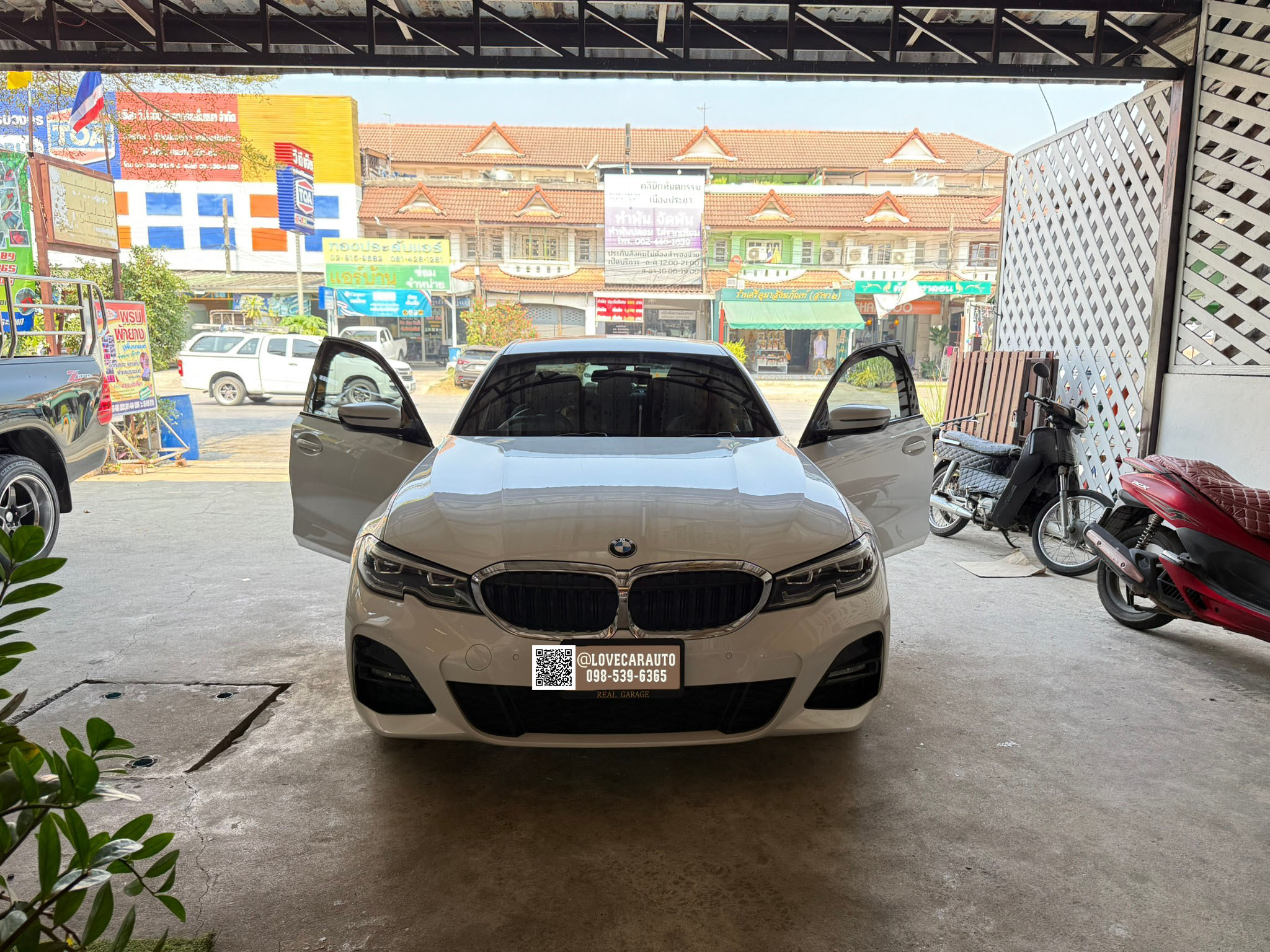 พรมปูพื้นรถยนต์ 6D Bmw 320D G20 สีแดงไวน์