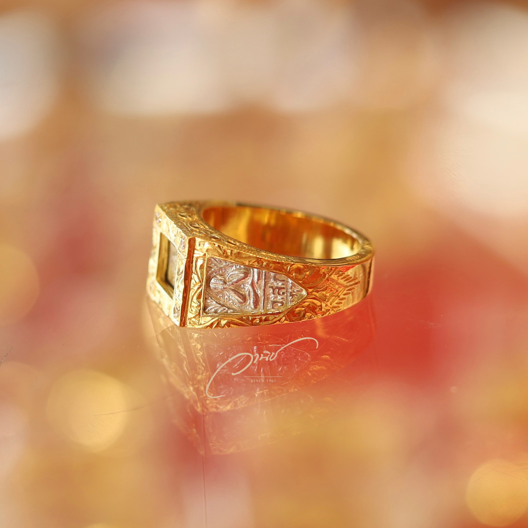 รับเลี่ยมจับขอบทองแหวนพระ งานเลี่ยมทองแหวน ฝังพลอย เพชร ตามแบบที่ลูกค้าต้องการ