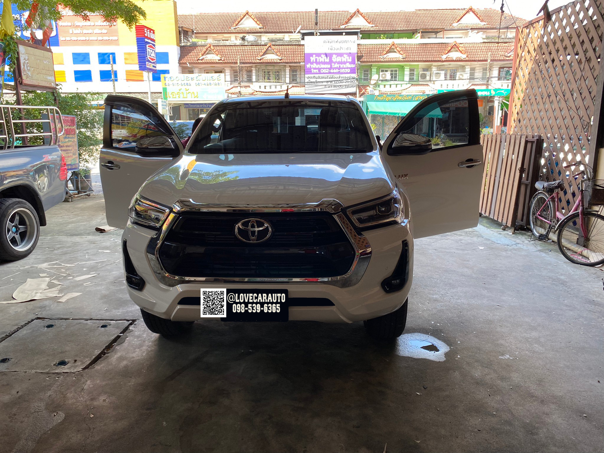 พรมปูพื้นรถยนต์ 6D Toyota Revo 4Door 2022 สีแดงไวน์