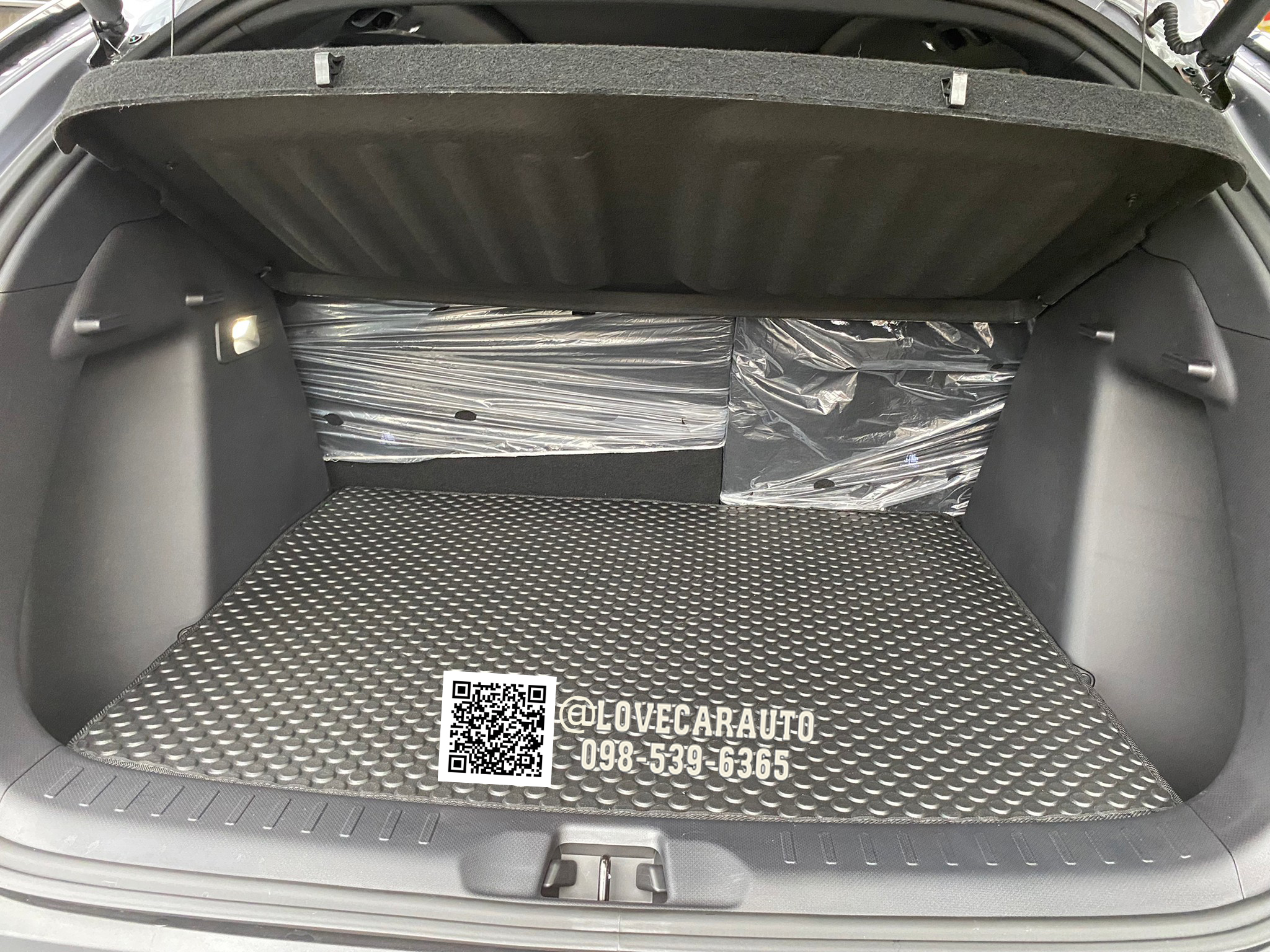 พรมกระดุม ผ้ายางEVA BYD Atto3 EV 2022 กระดุมดำ หลังเรียบ