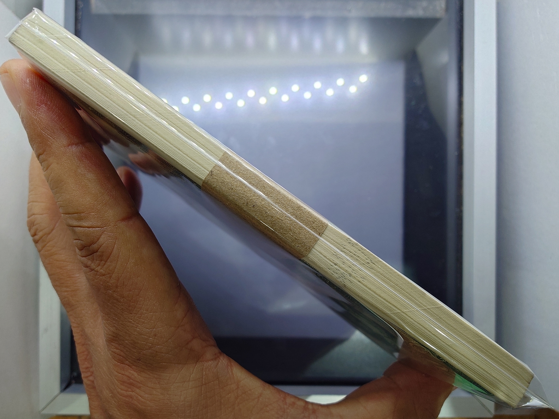 ธนบัตรยกแหนบ 100 ใบ เรียงเลข ธนบัตร 20 บาท แบบ 9 รุ่น 5 พิมพ์โทมัช สมัยรัชกาลที่9 ปี2500 ไม่ผ่านใช้