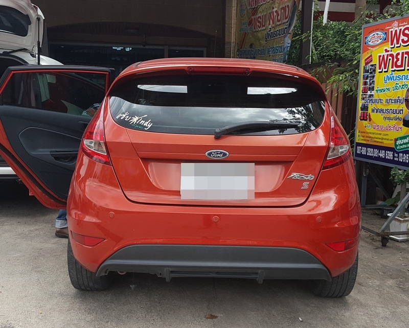 พรมปูพื้นรถยนต์ราคา Ford Fiesta