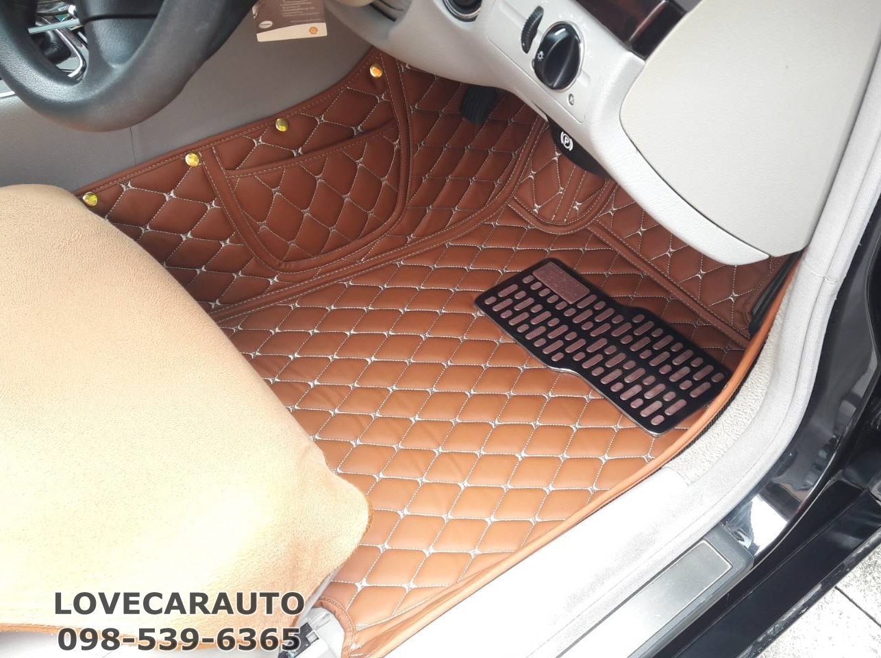 พรมปูพื้นรถยนต์ 6D Benz E200 W211 สีน้ำตาลเข้ม