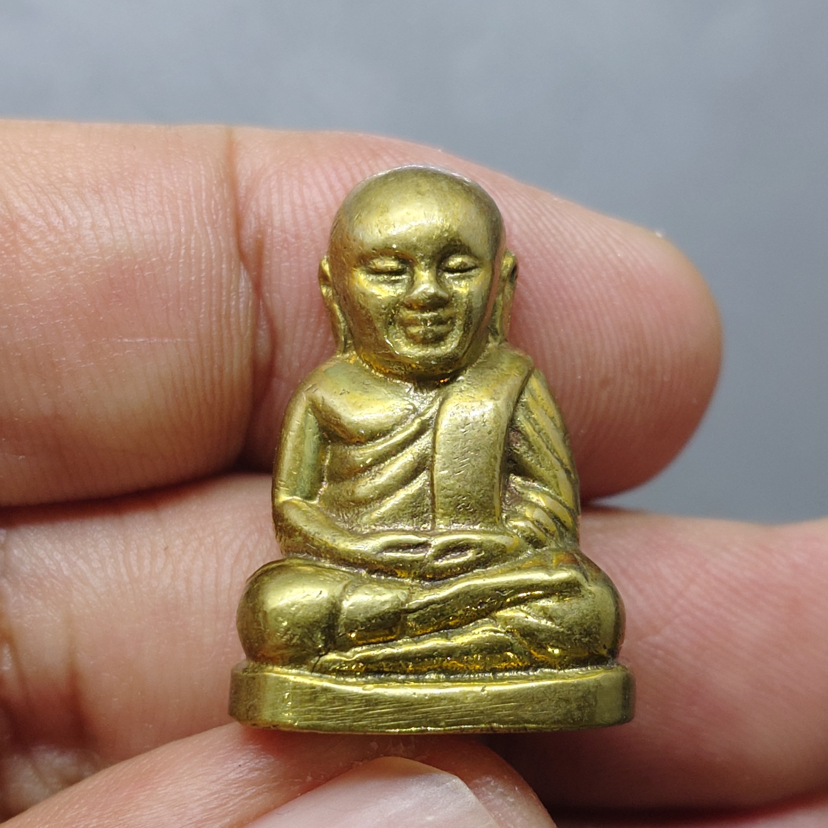 รูปหล่อหลวงพ่อเงิน บางคลาน เนื้อทองเหลือง รุ่น ๘๐ พรรษา มหาลาภ ปี2551