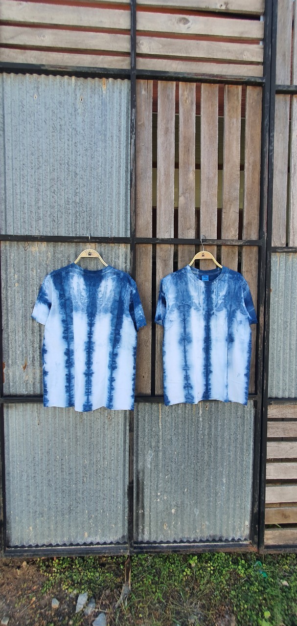 เสื้อยืดมัดย้อม ลายทางตรง