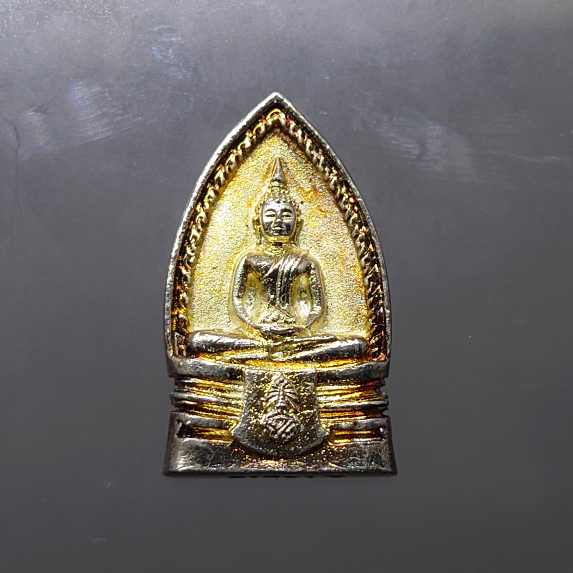 พระพุทธโสธร เนื้อเงิน สามกษัตริย์ รุ่นสร้างพระอุโบสถ ขนาดสูง 2.6 เซ็น ปี 2539 พร้อมกล่องเดิม