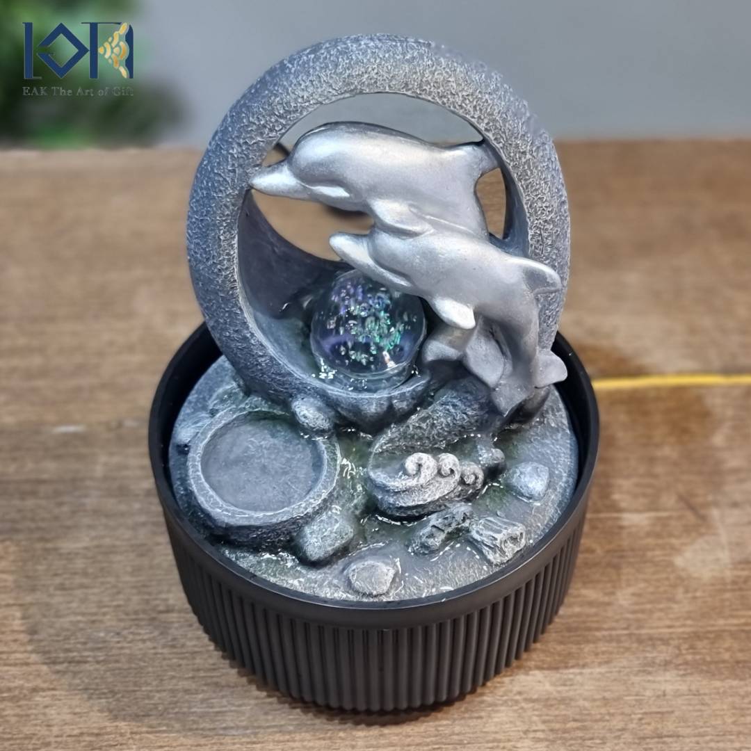 น้ำพุน้ำล้นตั้งโต๊ะ รุ่นปลาโลมาสีเงินรหัส7241233L น้ำตกเสริมฮวงจุ้ยตกแต่งบ้าน ของขวัญมงคลขึ้นบ้านใหม่ เปิดร้านใหม่