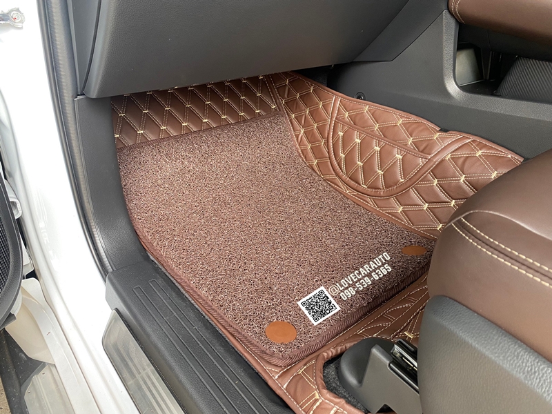 พรมปูพื้นรถยนต์ Mitsubishi PajeroSport 2019 VVIP ด้ายคู่ สีกาแฟ+ไวนิลน้ำตาล