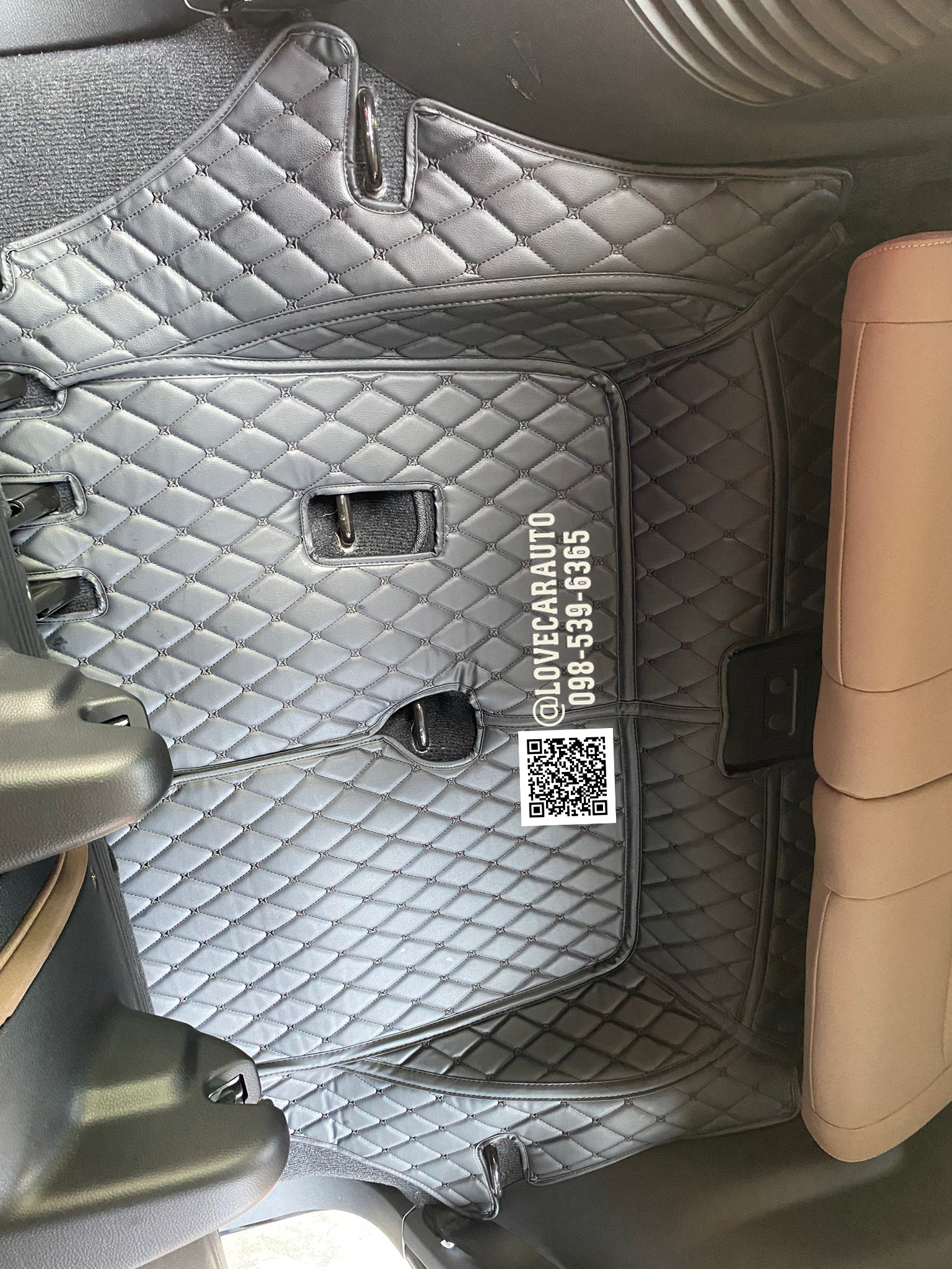 พรมปูพื้นรถยนต์ 6D Isuzu Mux 2022 สีดำด้ายดำ +ไวนิลสีน้ำตาล