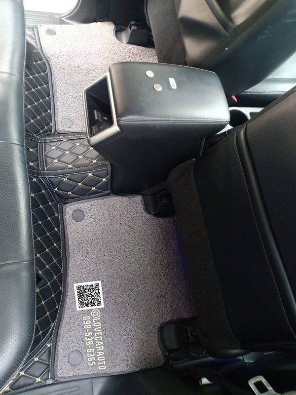 พรม7D Mitsubishi Triton 2018 สีดำด้ายทอง+ไวนิลเทา