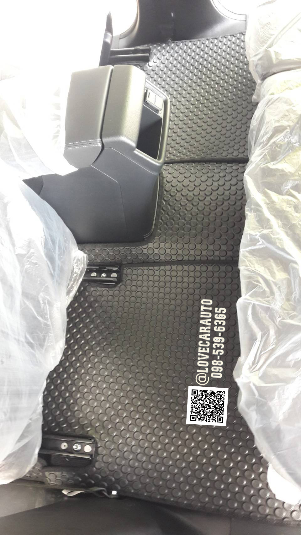 พรมกระดุม Isuzu MU-X 2023 กระดุมดำ