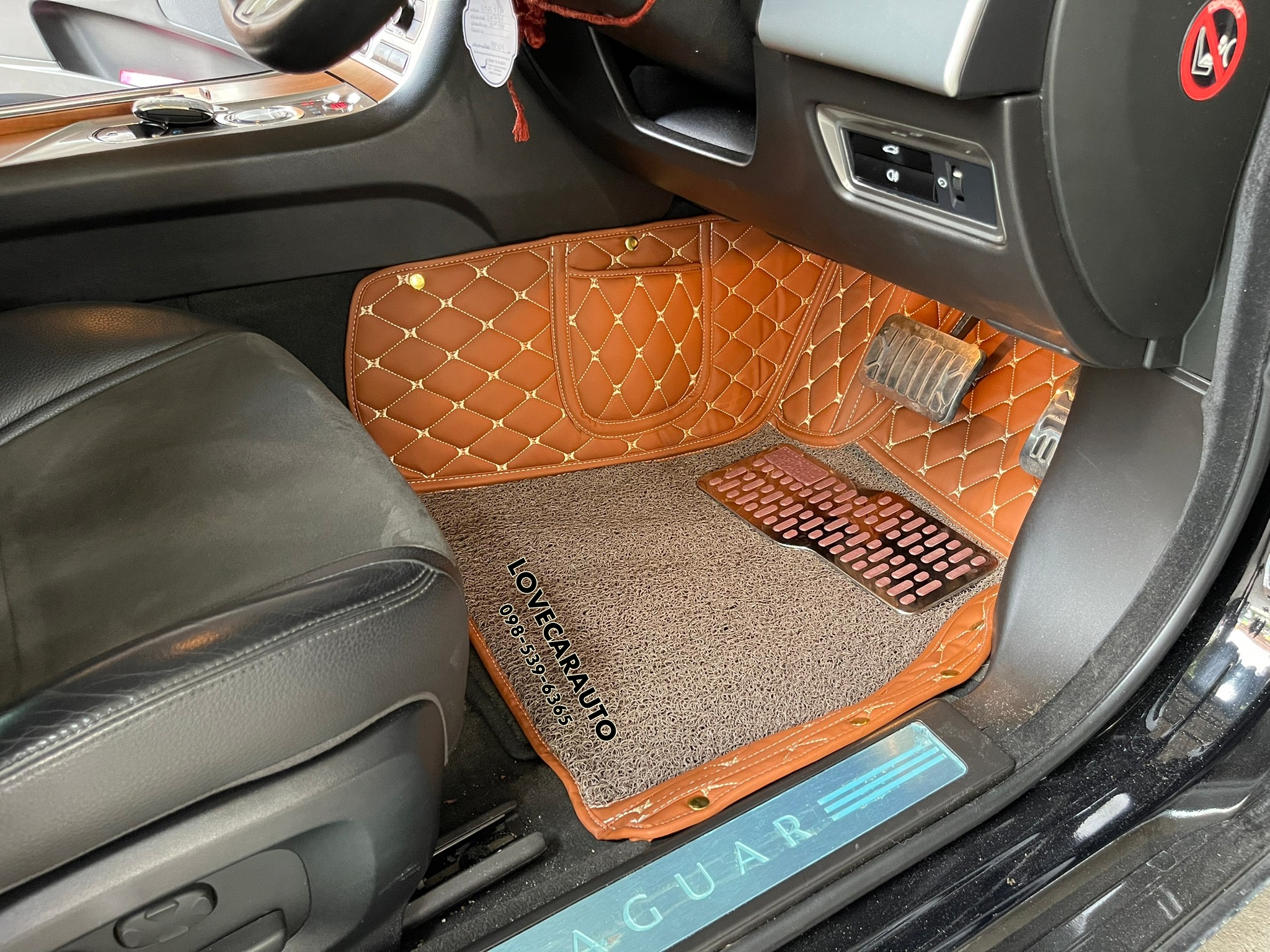 พรมรถยนต์ 8D jaguar xf สีน้ำตาลเข้ม+ไวนิลน้ำตาล