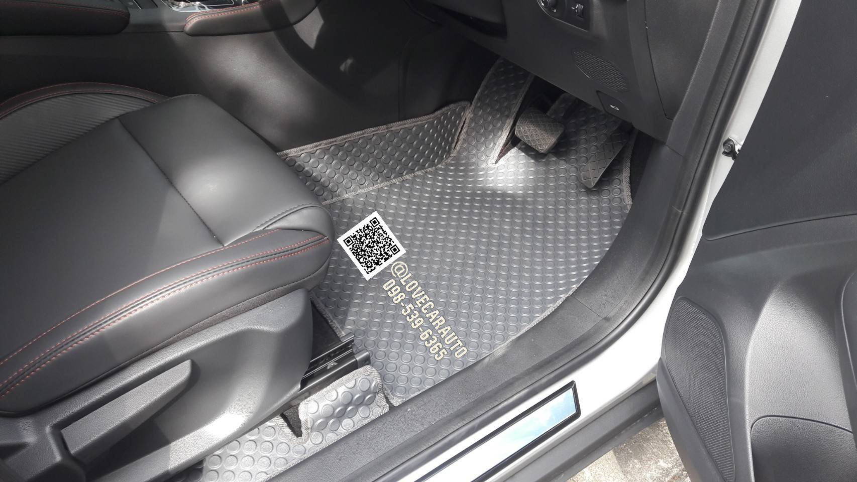 พรมกระดุม EVA Mg Zs EV 2022 กระดุมเทา