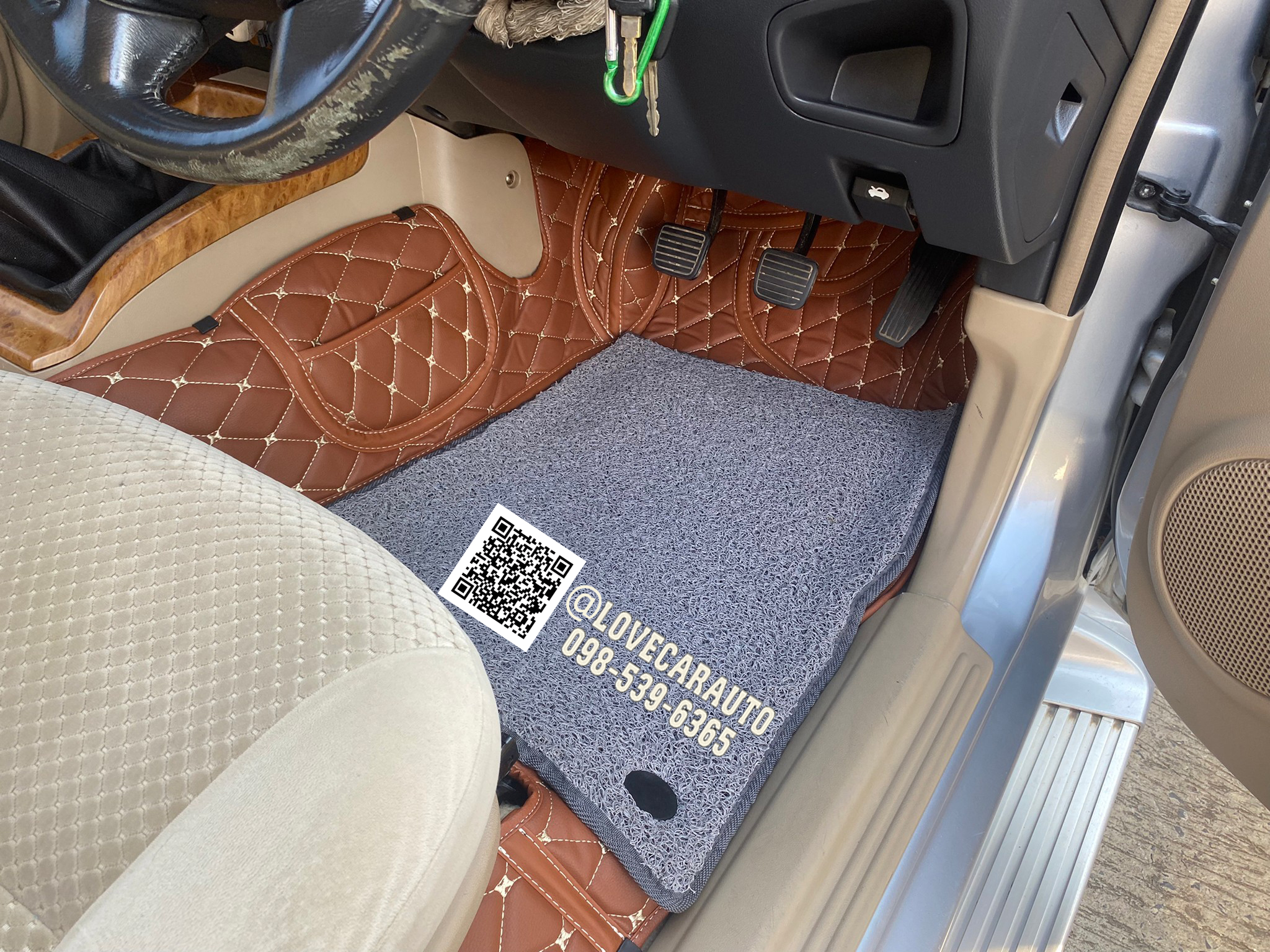 พรมปูพื้นรถยนต์ พรม7D Isuzu mu7 สีน้ำตาลเข้ม +ไวนิลเทา