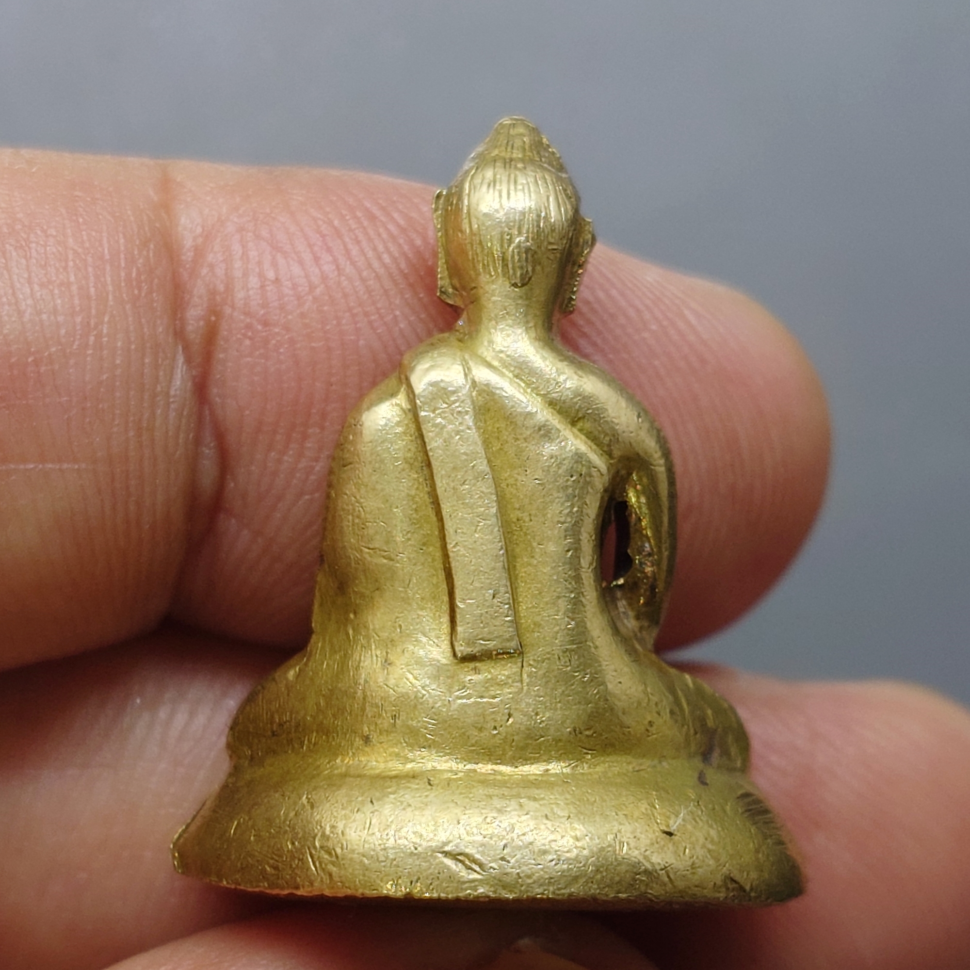 พระกริ่ง ฝีพระหัตถ์สมเด็จย่า เนื้อทองผสม ปี 2515 ฟอร์มพระสวย แท้ดูง่าย เนื้อหายาก