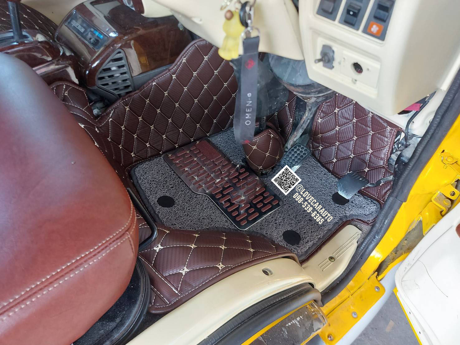 พรมปูพื้นรถยนต์ 7D รถตู้เล็กคลาสสิค Classic