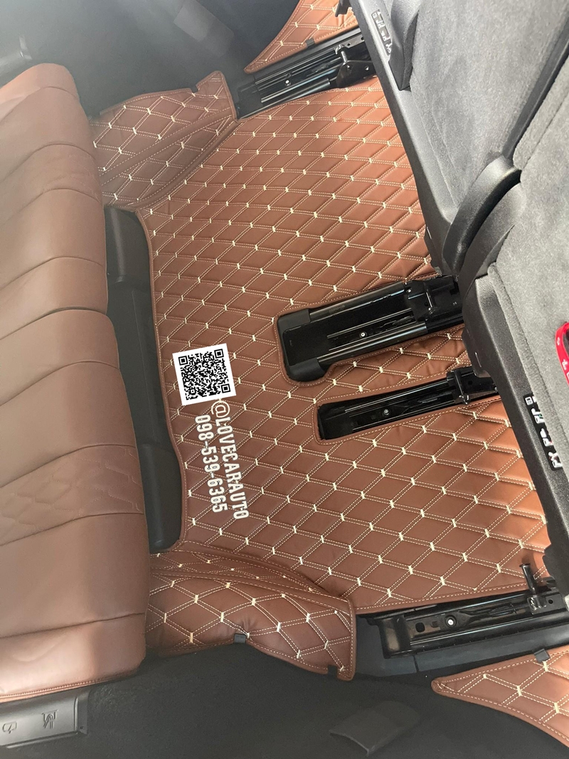 พรมปูพื้นรถยนต์ 6D BMW X7 xDrive 40d M Sport LCI 2024 สีน้ำตาลเข้มด้ายทอง