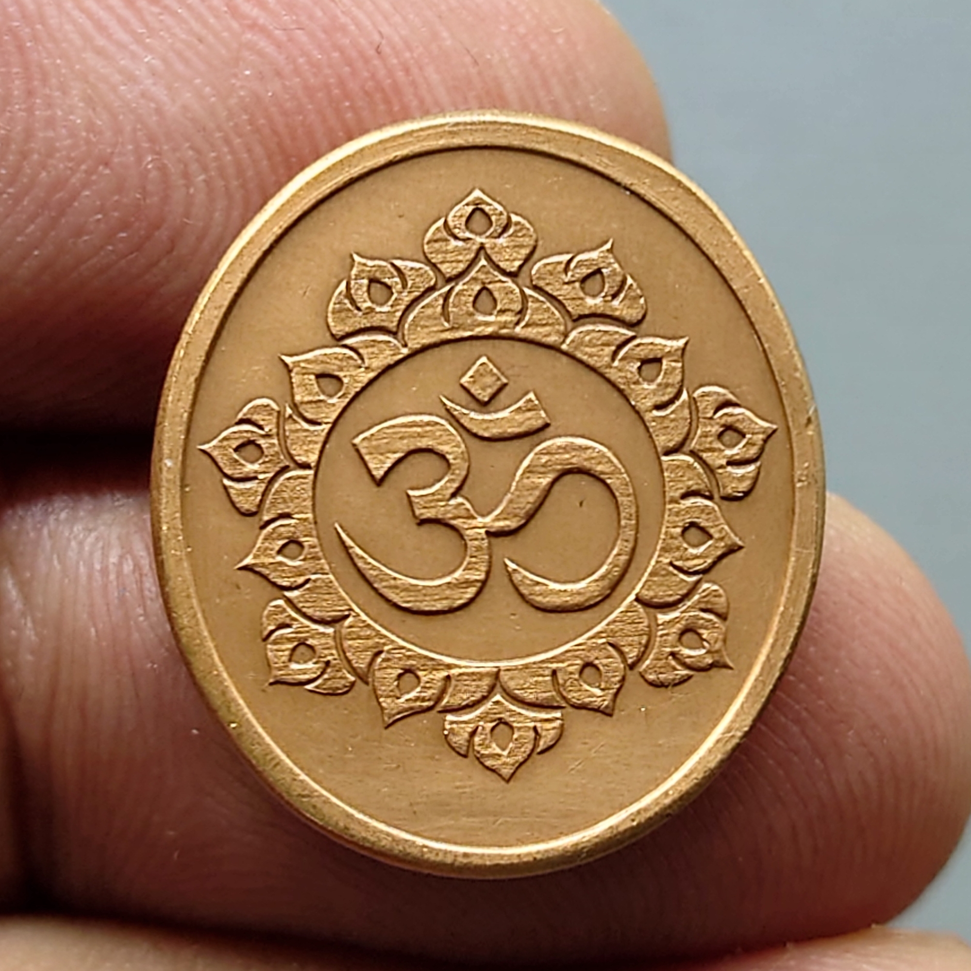 เหรียญพระพิฆเนศ หลังโอม พิมพ์เล็ก เนื้อทองแดงซาติน ที่ระลึก 108 ปี แห่งการสถาปนากรมศิลปากร 2562