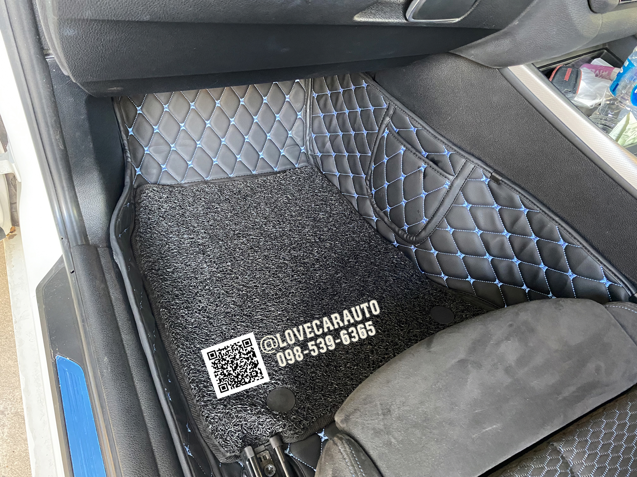 พรมปูพื้นรถยนต์ 7D Bmw 218i Coupe สีดำด้ายฟ้า +ไวนิลสีดำ