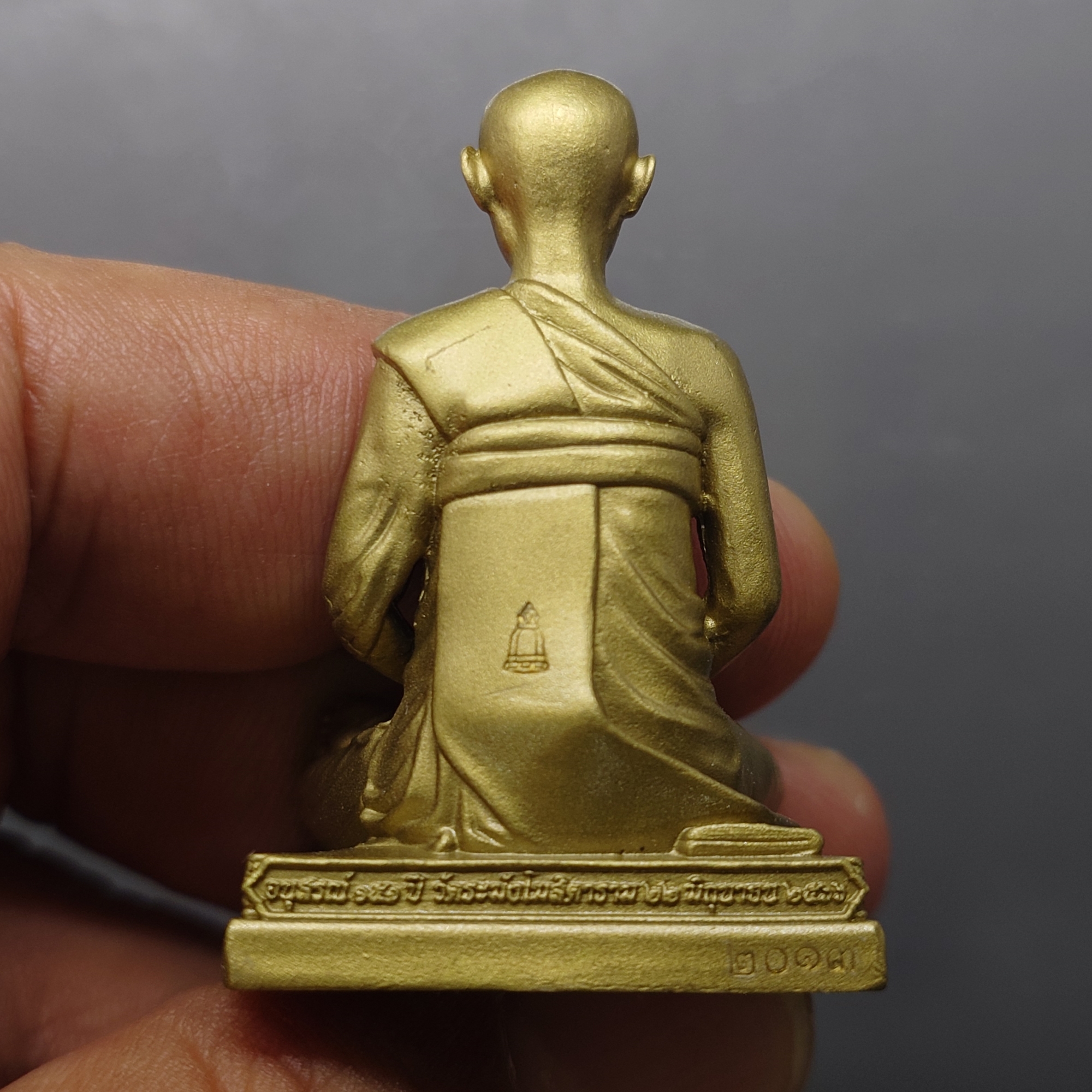 รูปเหมือนสมเด็จพระพุฒาจารย์ (โต พฺรหฺมรํสี) ขนาดบูชา เนื้อทองเหลือง รุ่นอนุสรณ์ ๑๕๑ ปี วัดระฆังโฆสิตารามฯ ปี2566 กล่องเดิม