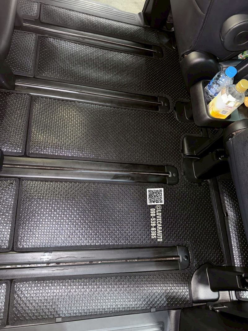 พรมกระดุมรถยนต์ Honda Stepwgn spada ผ้ายาง PVC กระดุมเล็กดำ