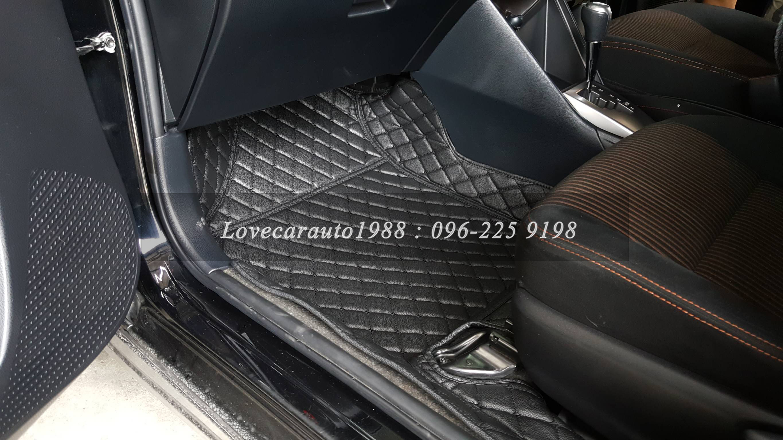 พรมปูพื้นรถยนต์ 6D Yaris 2016 ดำด้ายดำ เต็มคัน