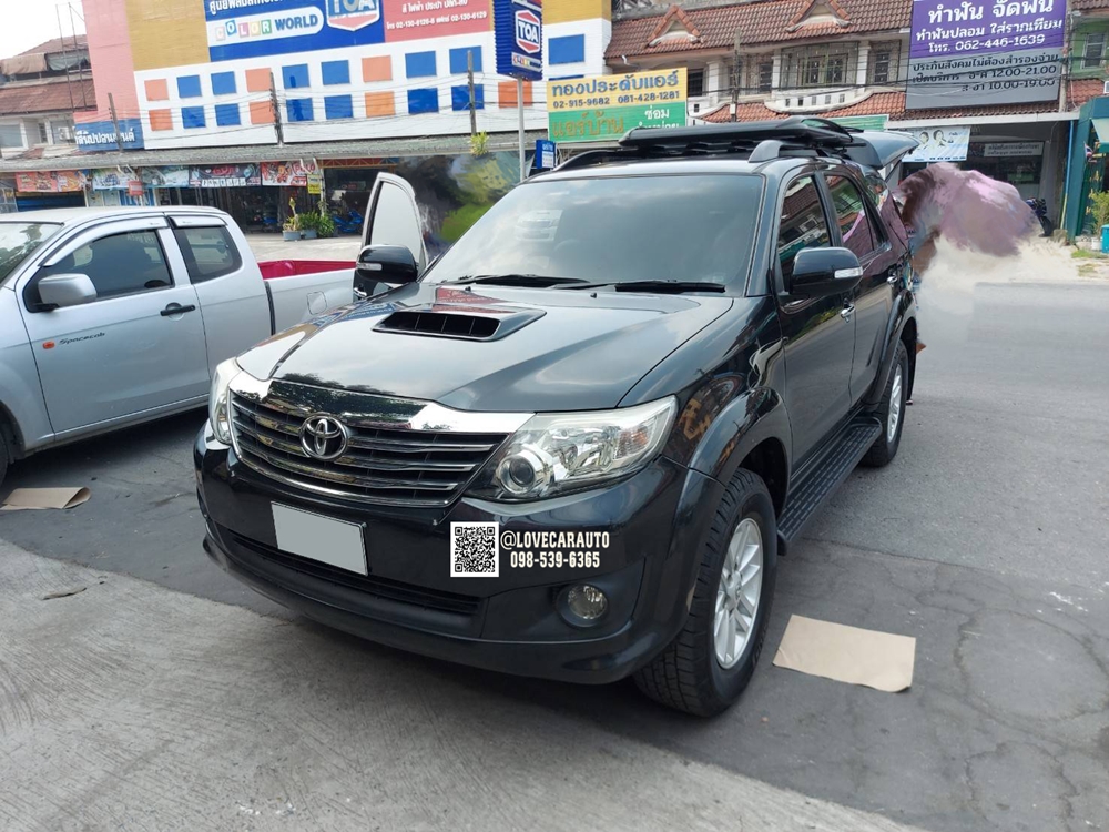 พรมปูพื้นรถยนต์ Toyota Fortuner 2013 สีดำด้ายดำ