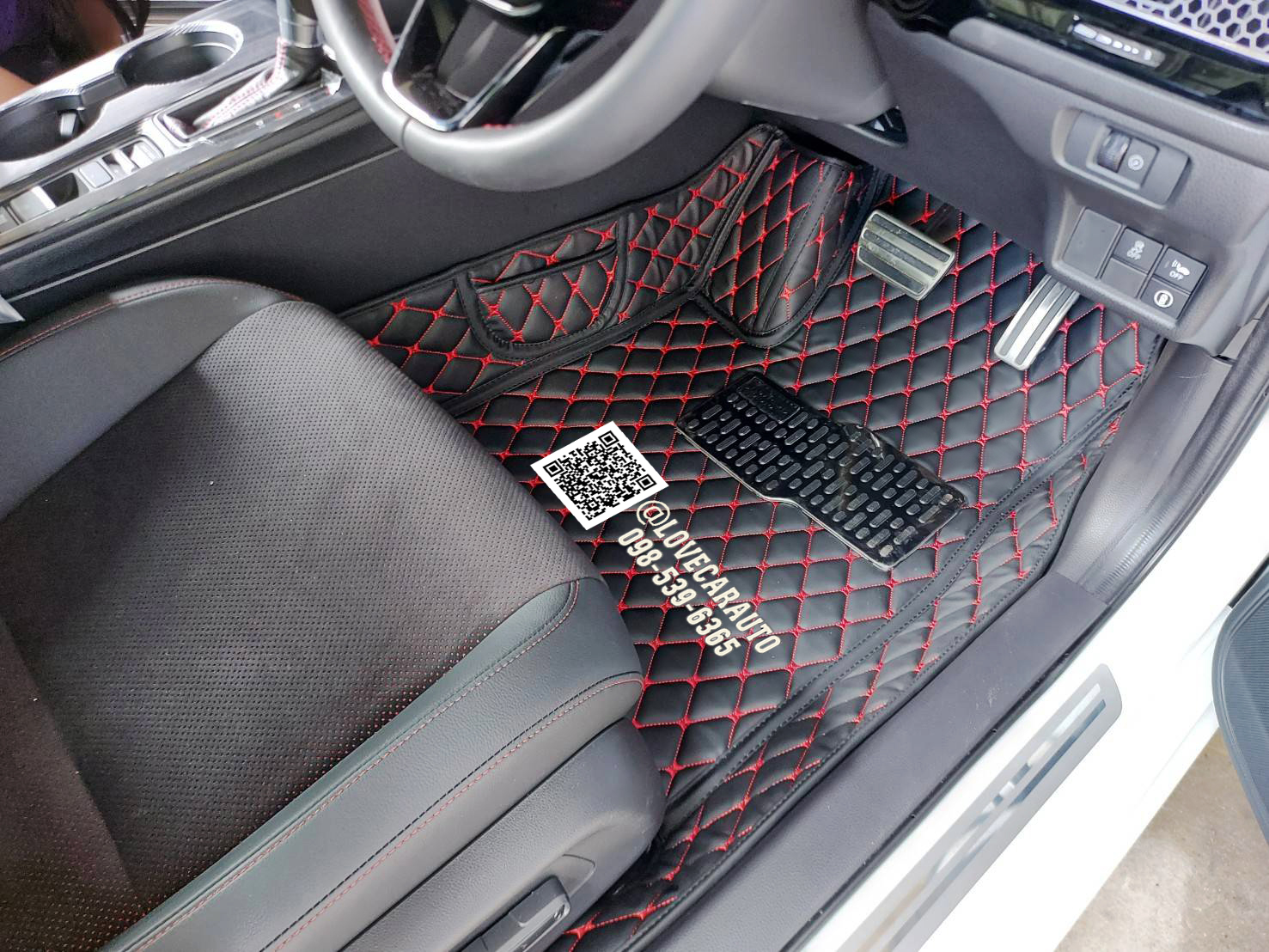 พรมปูพื้นรถยนต์ Honda civic EHEV 2022 สีดำด้ายแดง+แผ่นท้าย