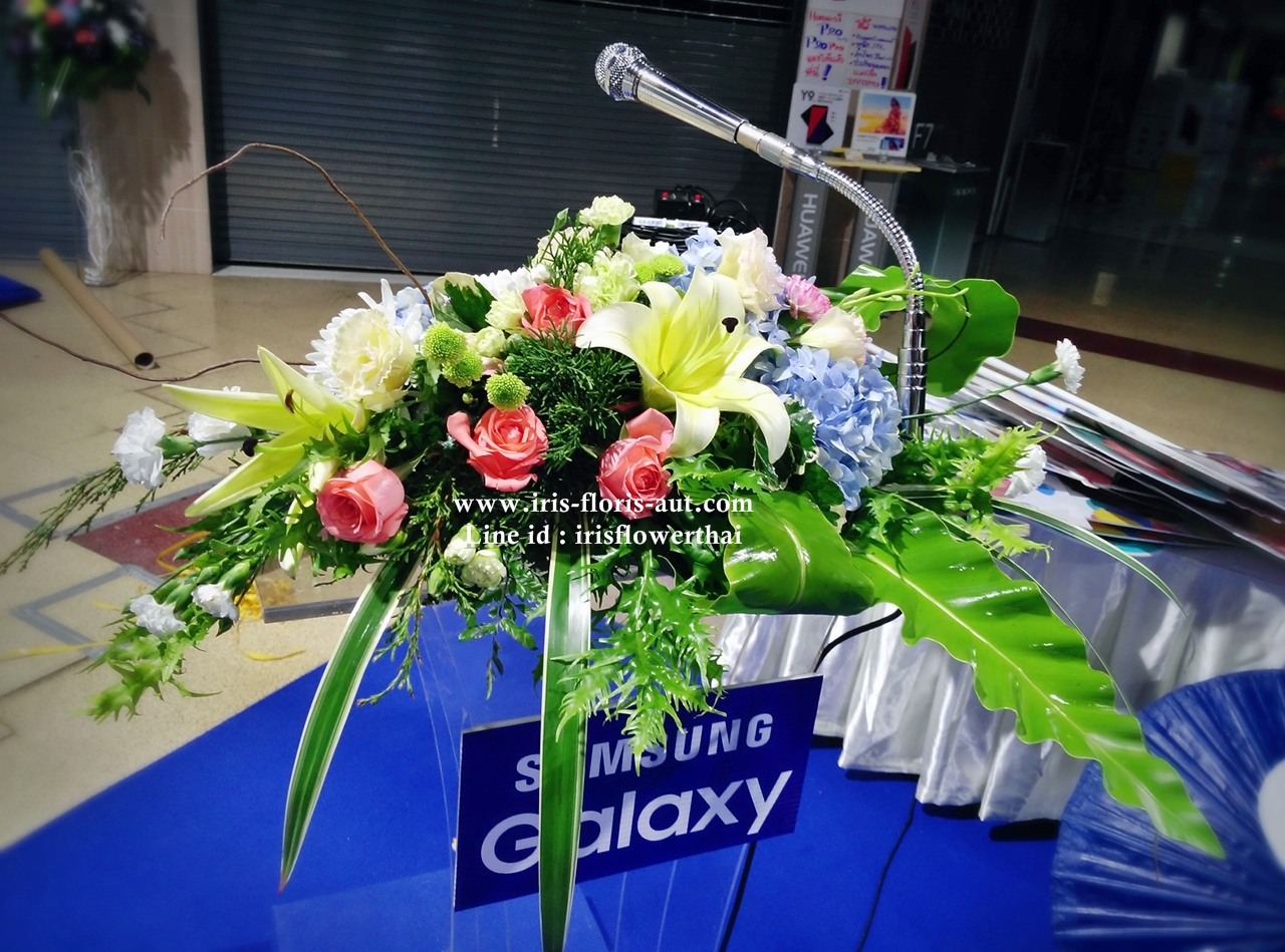 ดอกไม้ประดับโพเดี่ยม